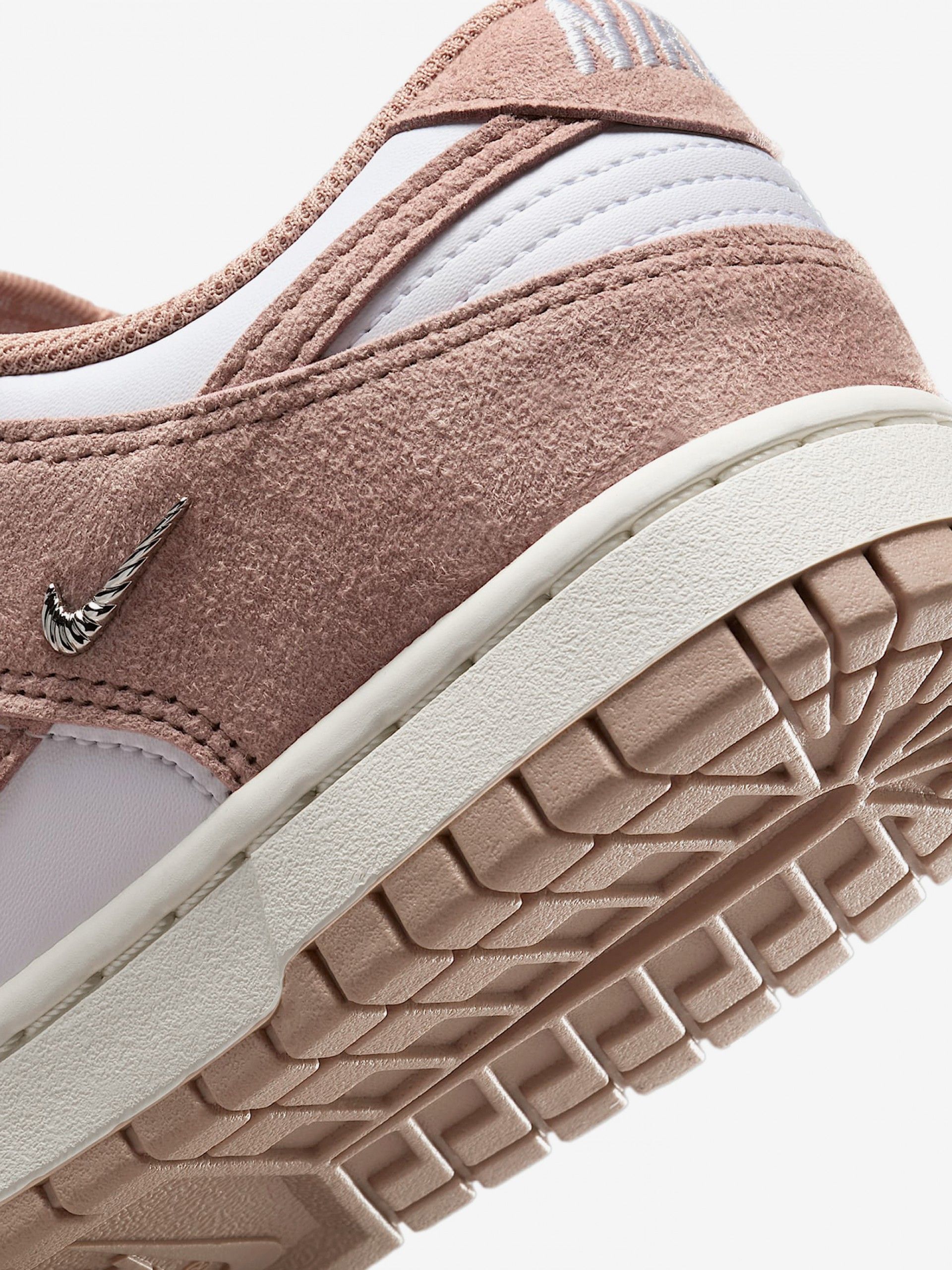 Sapatilhas Nike Dunk Low Rosa e Brancas Para Mulher