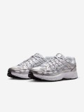 Sapatilhas Nike P-6000 Brancas e Prateadas Jnior