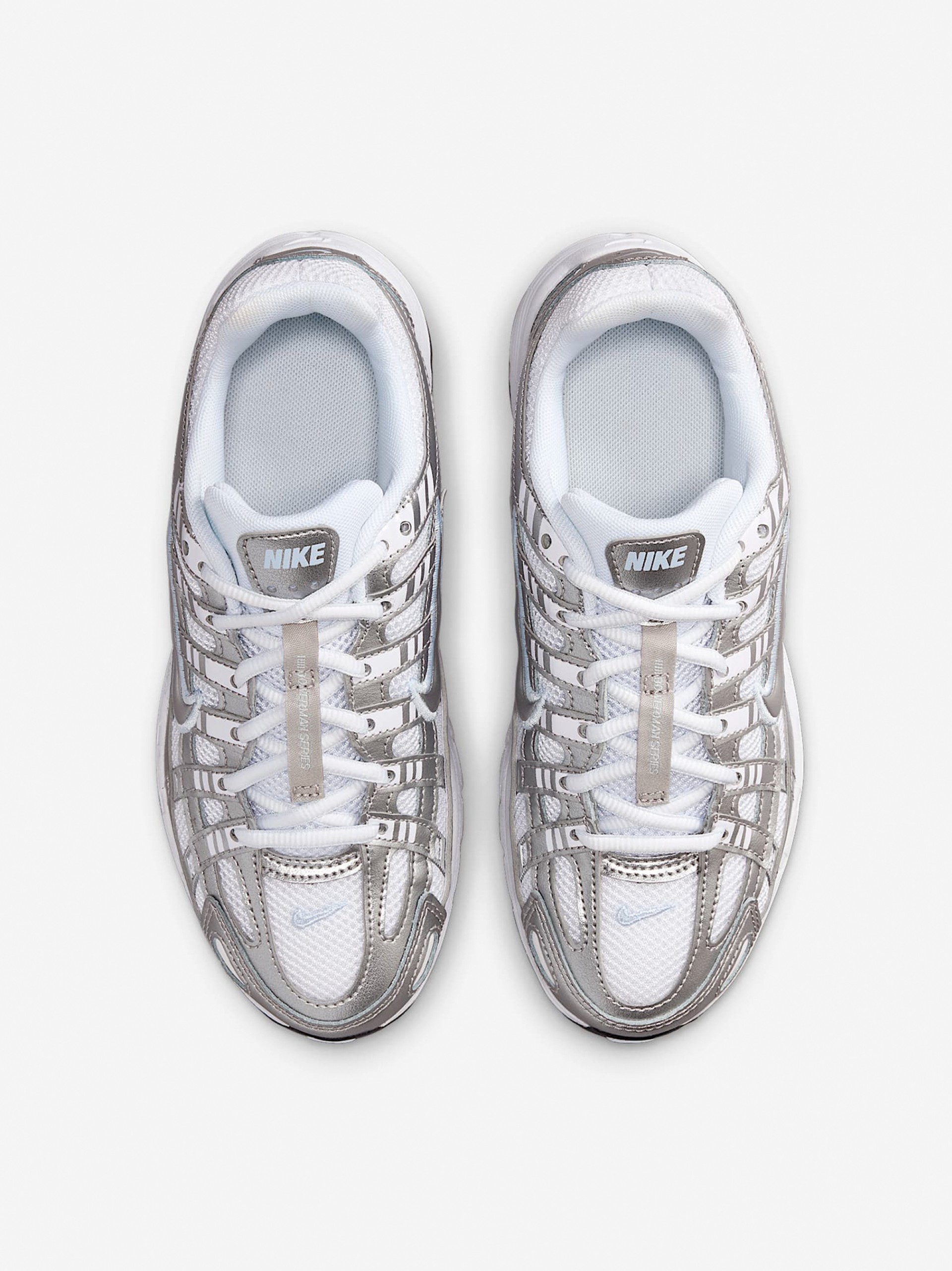 Zapatillas Nike P-6000 Blancas y Plateadas Júnior