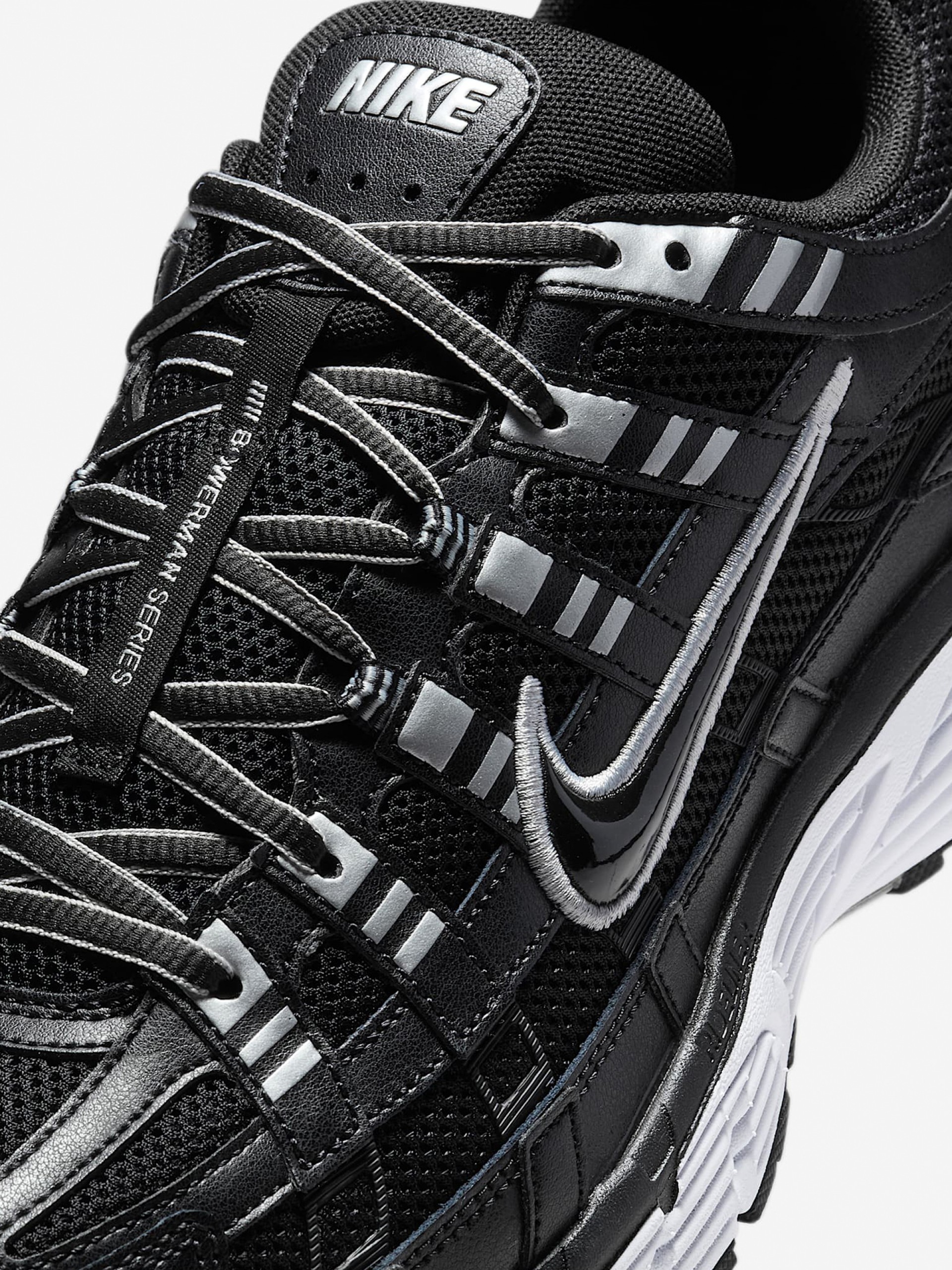 Zapatillas Nike P-6000 Negras y Plateadas Para Hombre