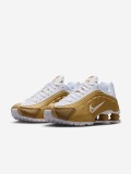 Sapatilhas Nike Shox R4 Douradas e Brancas Jnior
