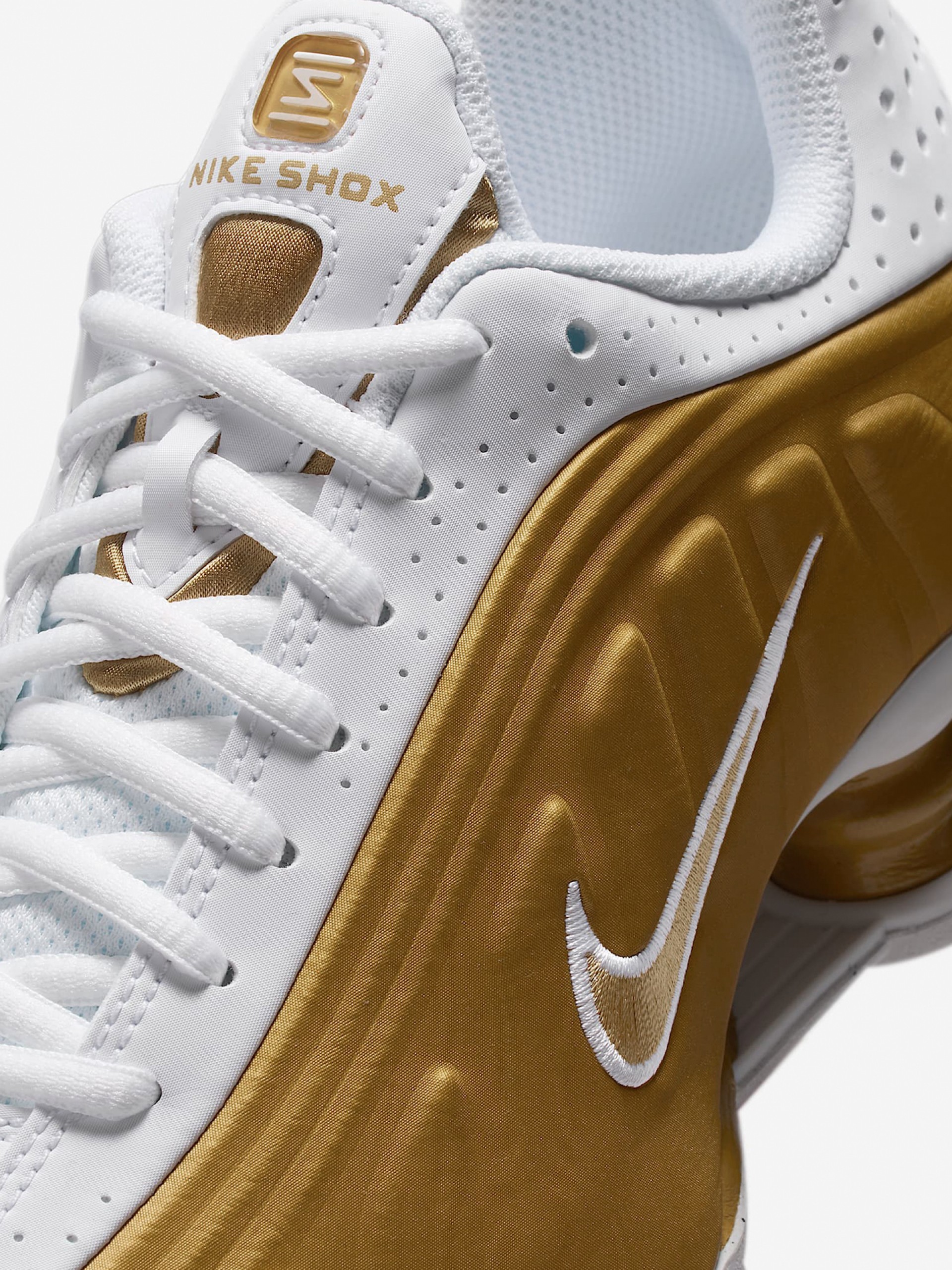 Sapatilhas Nike Shox R4 Douradas e Brancas Júnior