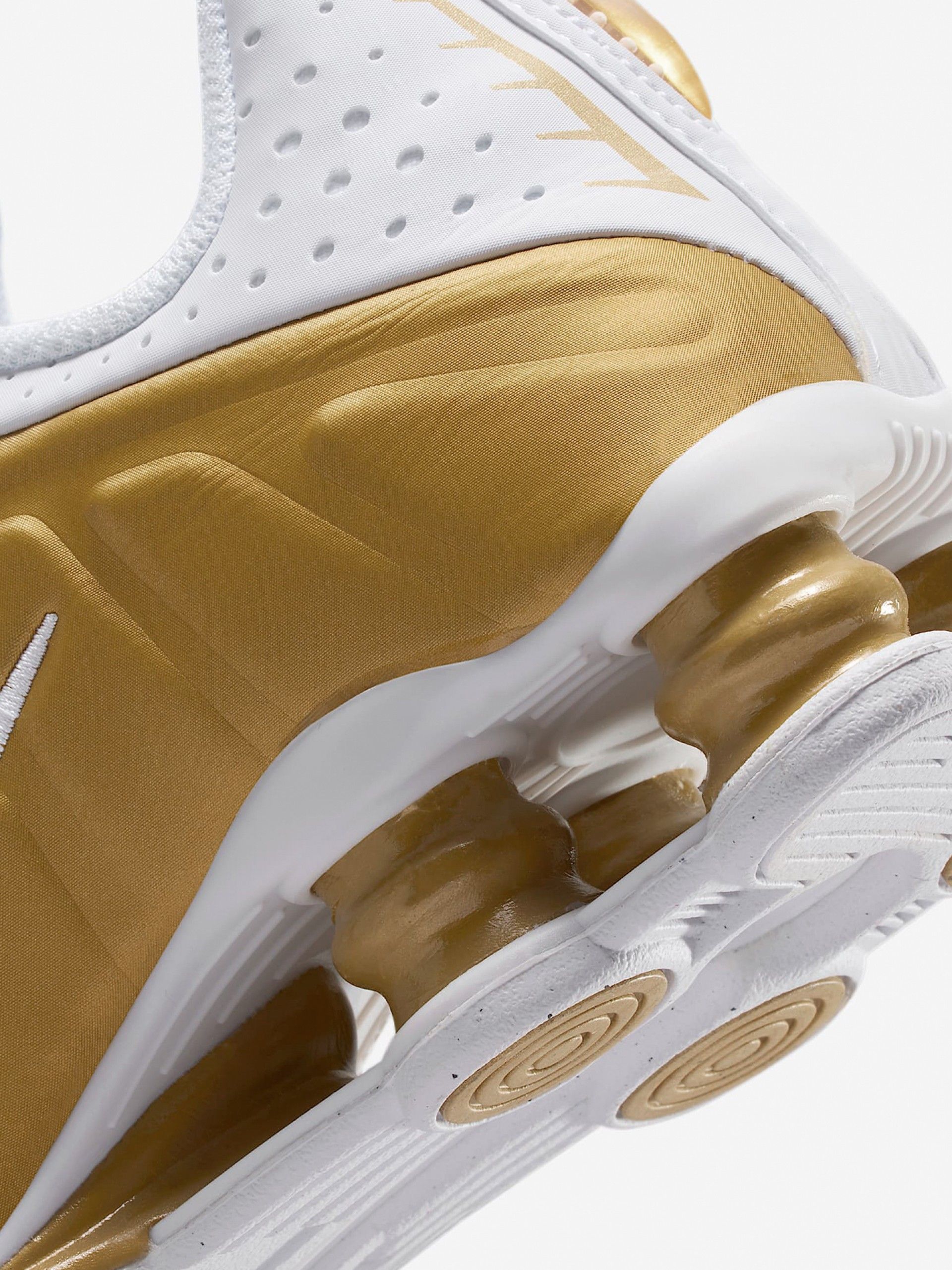 Sapatilhas Nike Shox R4 Douradas e Brancas Júnior