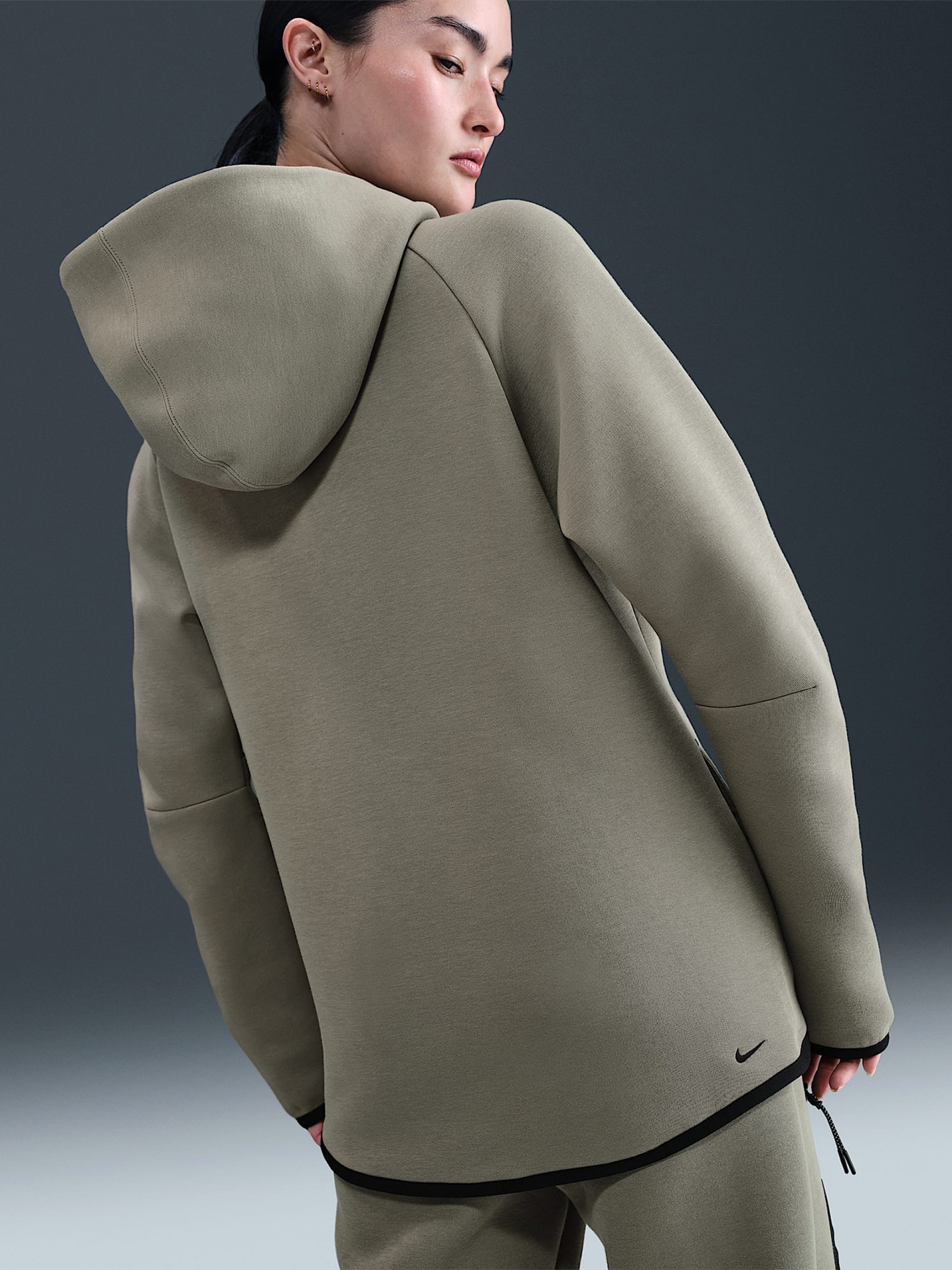 Casaco com Capuz Nike Sportswear Tech Fleece Windrunner Verde Para Mulher