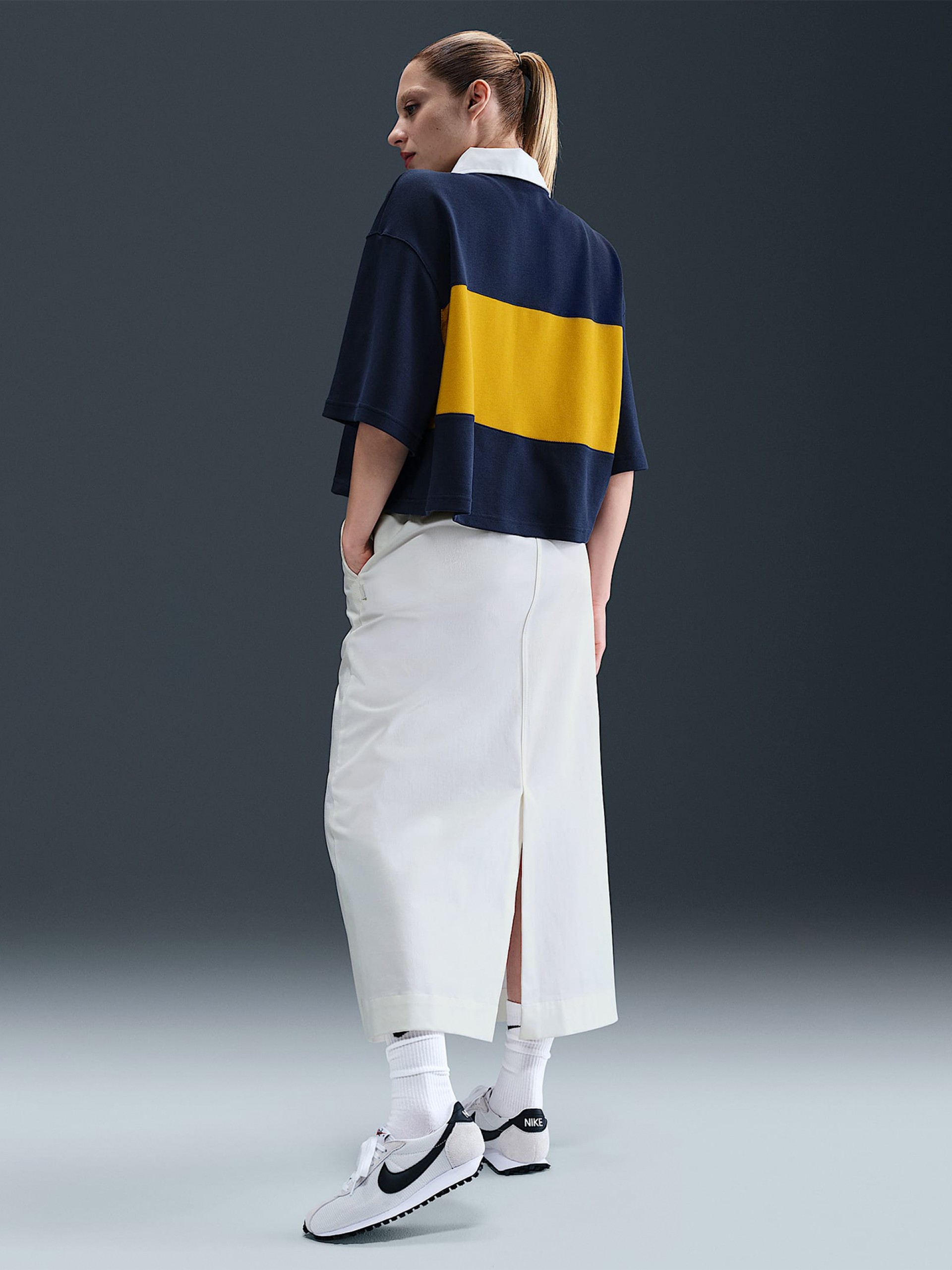 Polo Nike Sportswear Oversized Azul y Amarillo Para Mujer