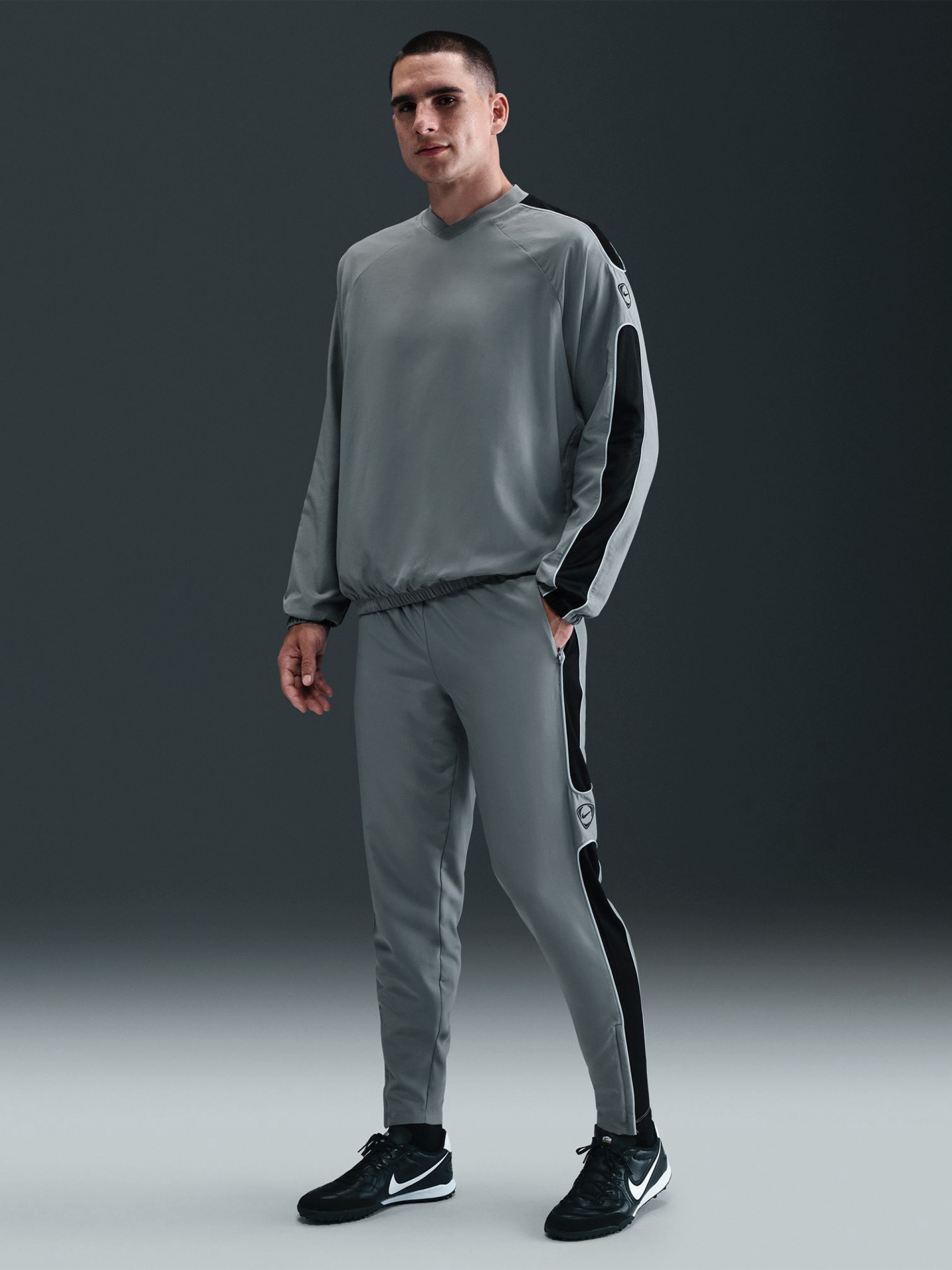 Pantalones de Fútbol Nike Dri-FIT Academy Grises Para Hombre
