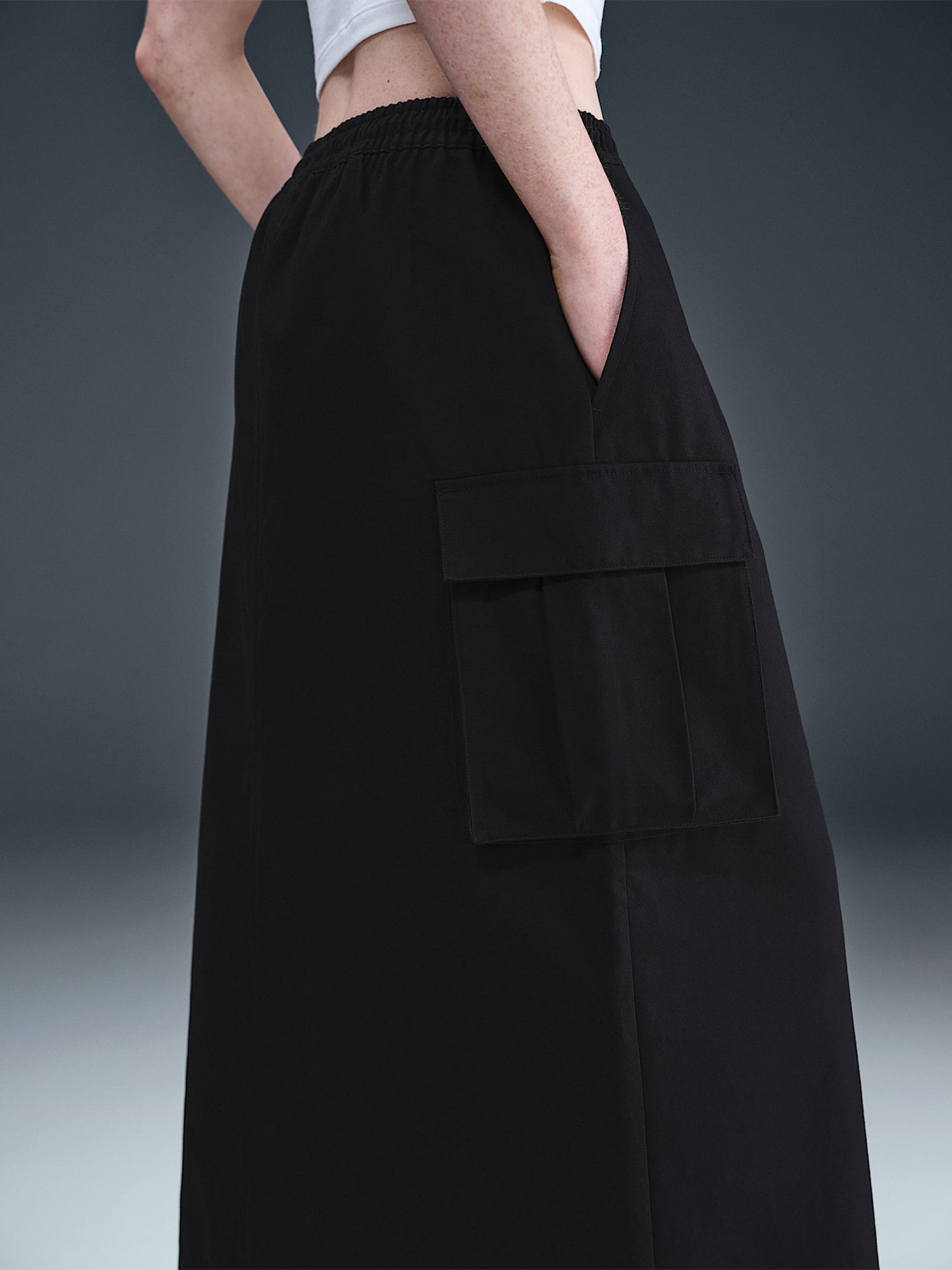 Falda Midi Nike Sportswear Loose Cargo Negra Para Mujer