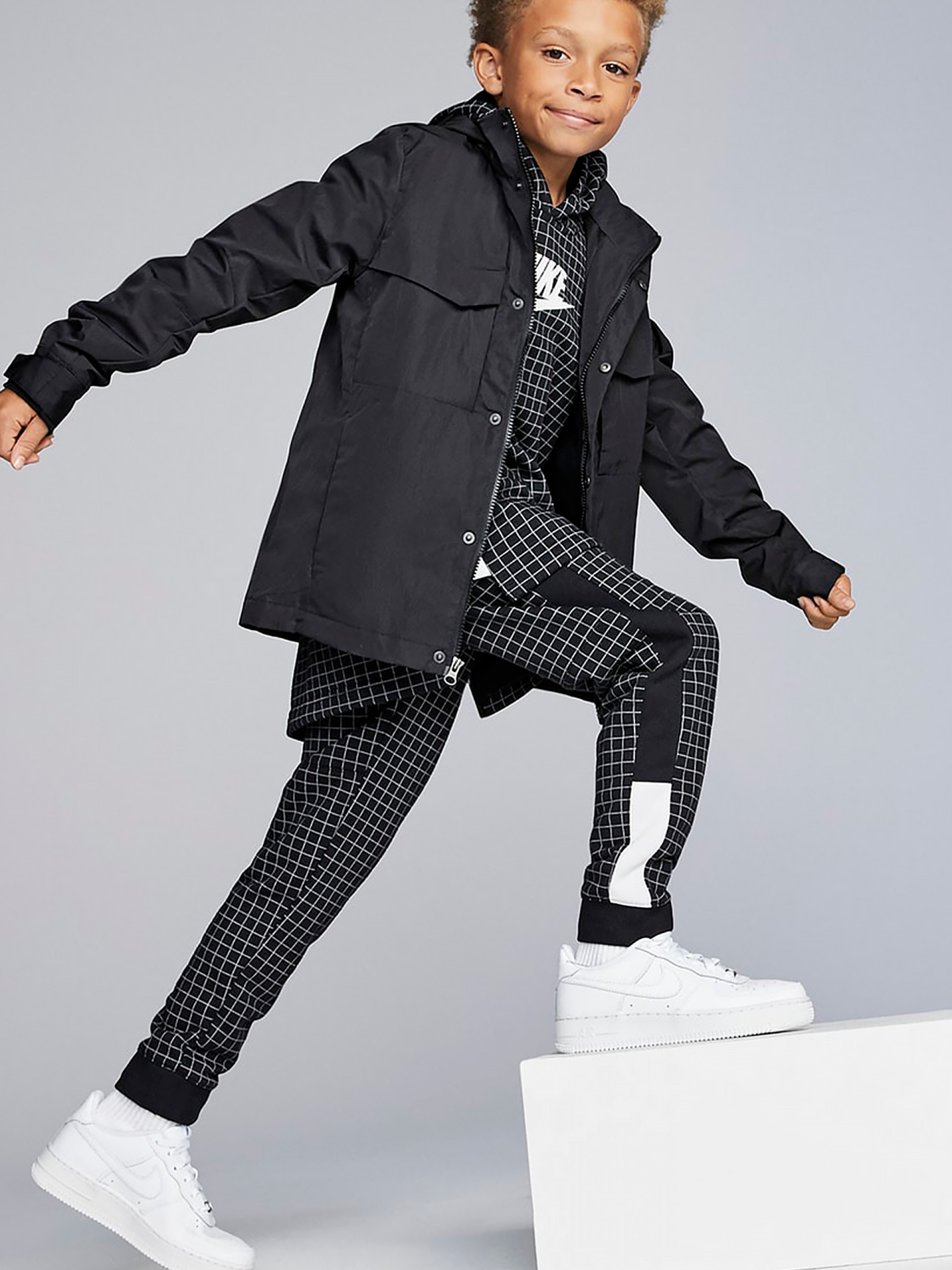 Sapatilhas Nike Air Force 1 LE Brancas Júnior