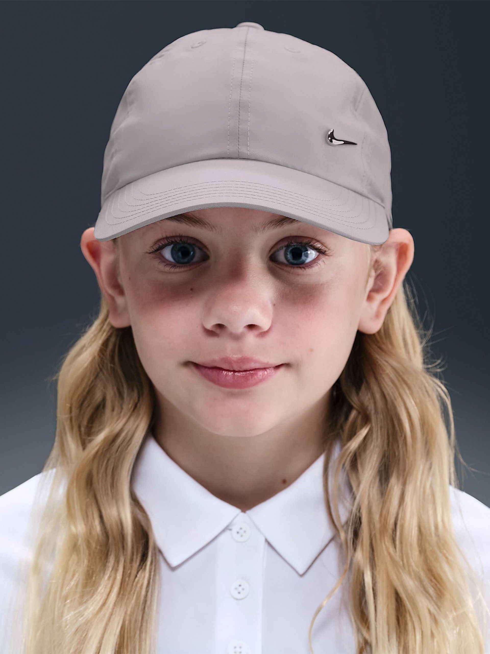 Gorra Nike Dri-FIT Club Kids Gris
