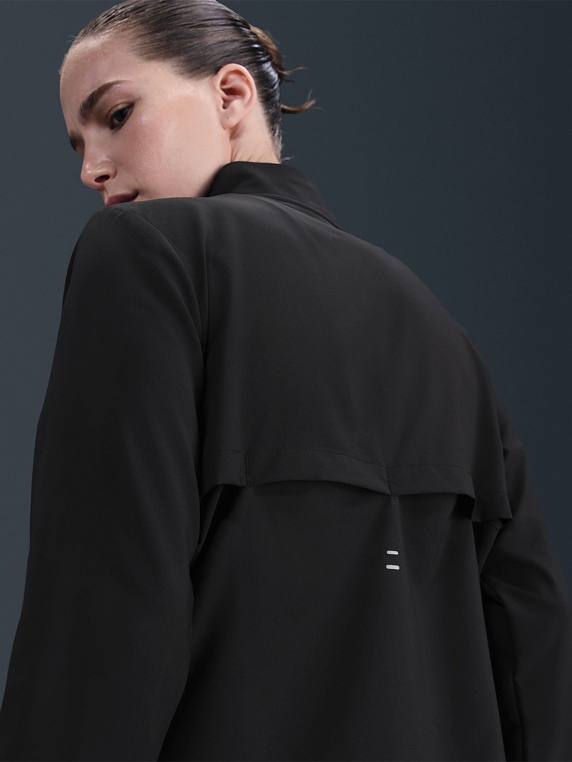 Chaqueta de Running Nike Dri-FIT Tempo Swoosh Run Negra Para Mujer