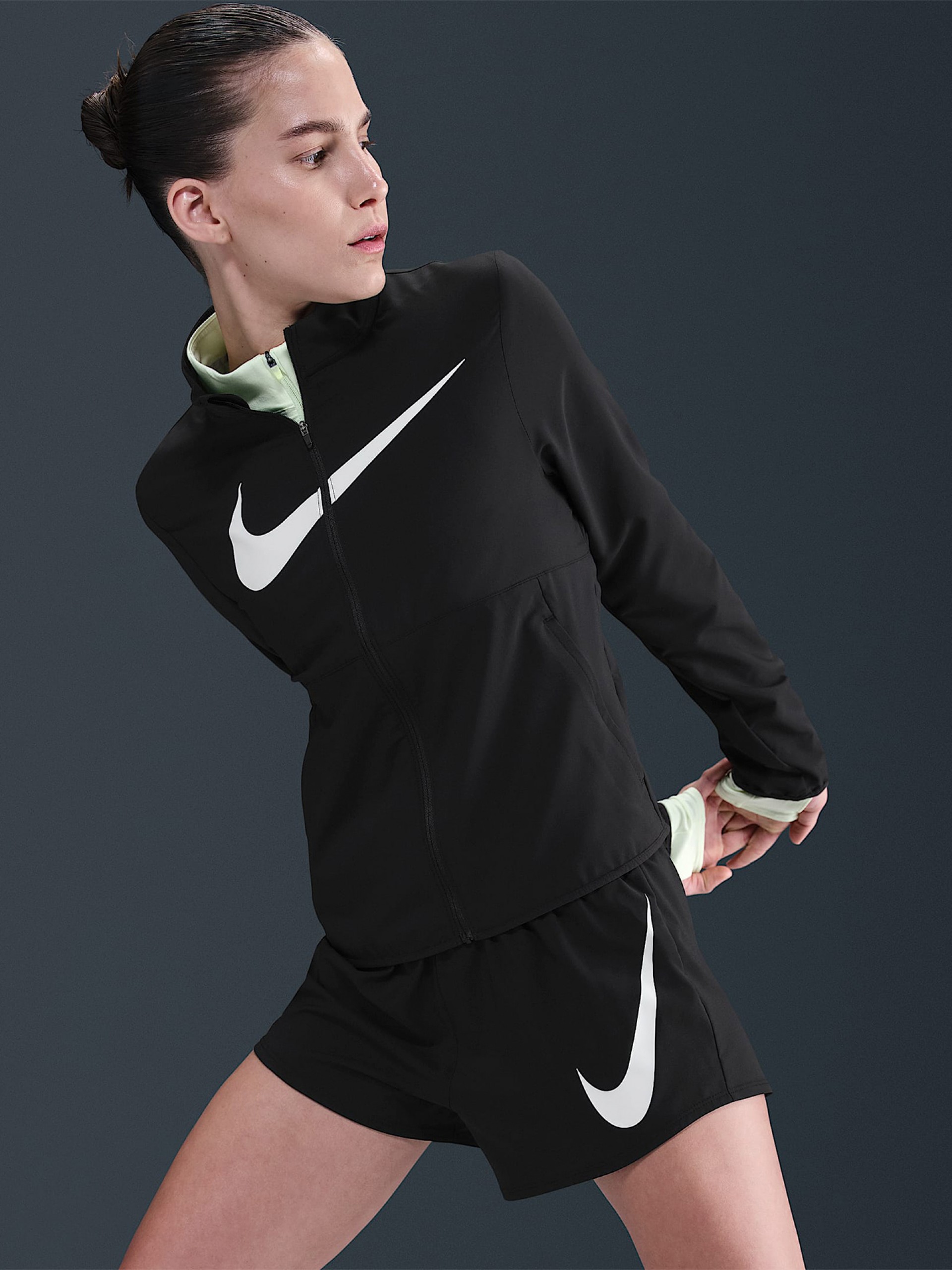 Chaqueta de Running Nike Dri-FIT Tempo Swoosh Run Negra Para Mujer