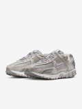 Zapatillas Nike Zoom Vomero 5 Grises y Beige Para Hombre