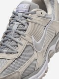 Zapatillas Nike Zoom Vomero 5 Grises y Beige Para Hombre