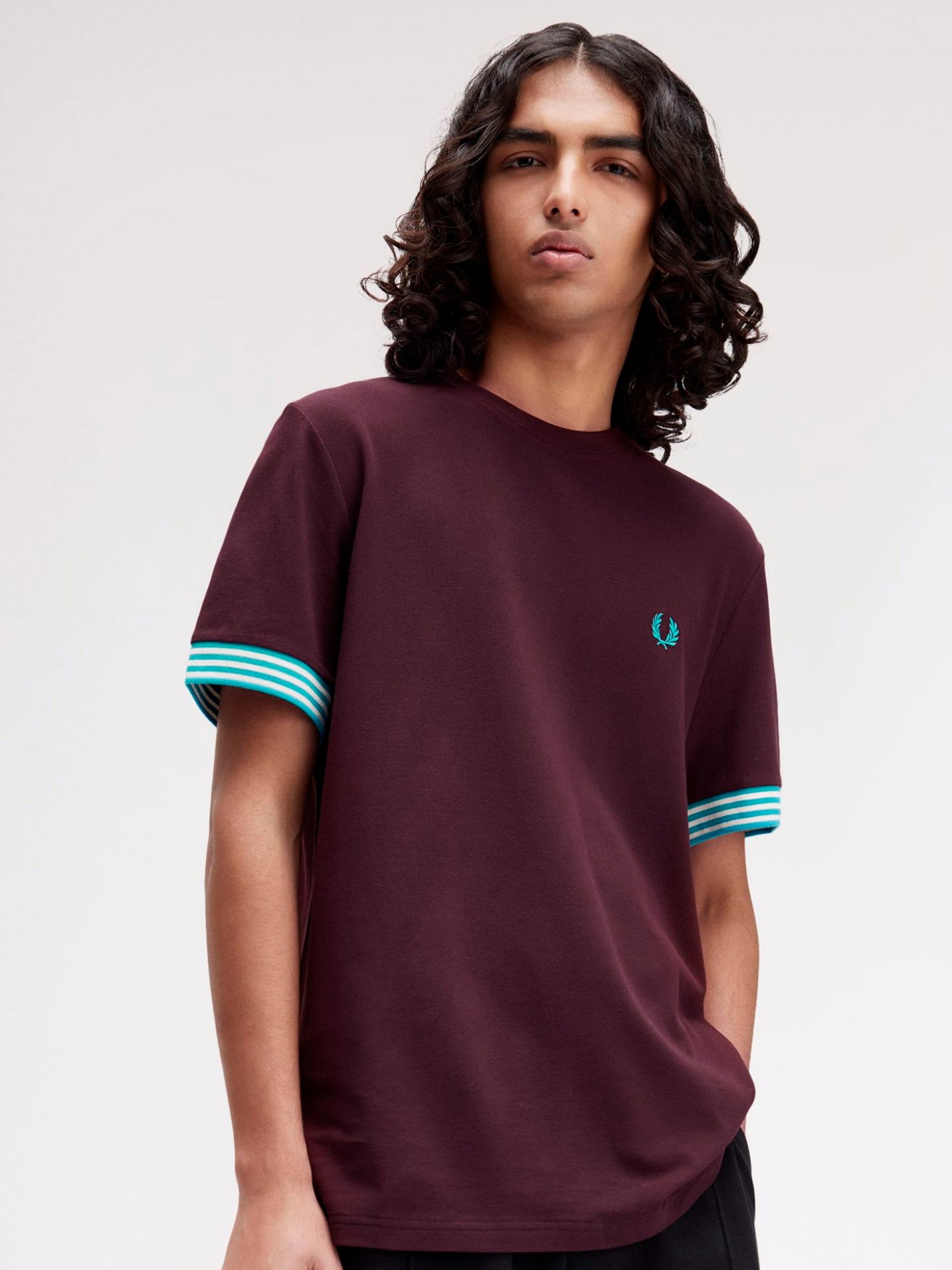 Camiseta Fred Perry Striped Cuff Burdeos