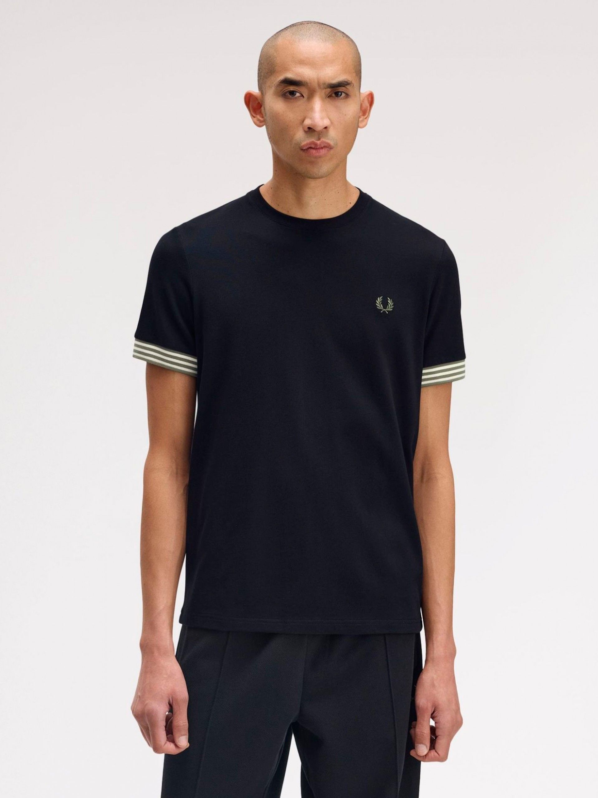 Camiseta Fred Perry Striped Cuff Negra