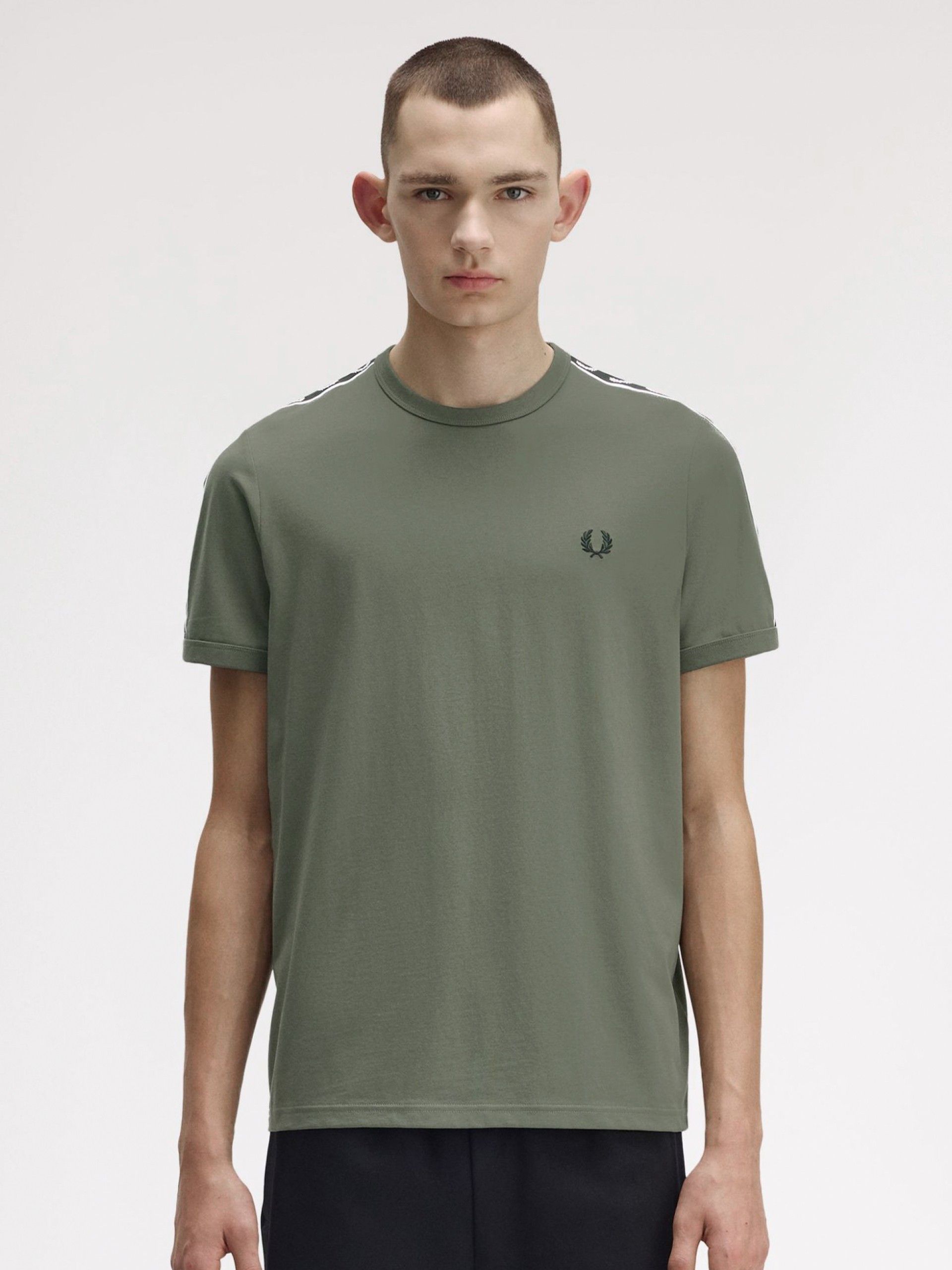 T-shirt Fred Perry Contrast Tape Ringer Verde e Preta