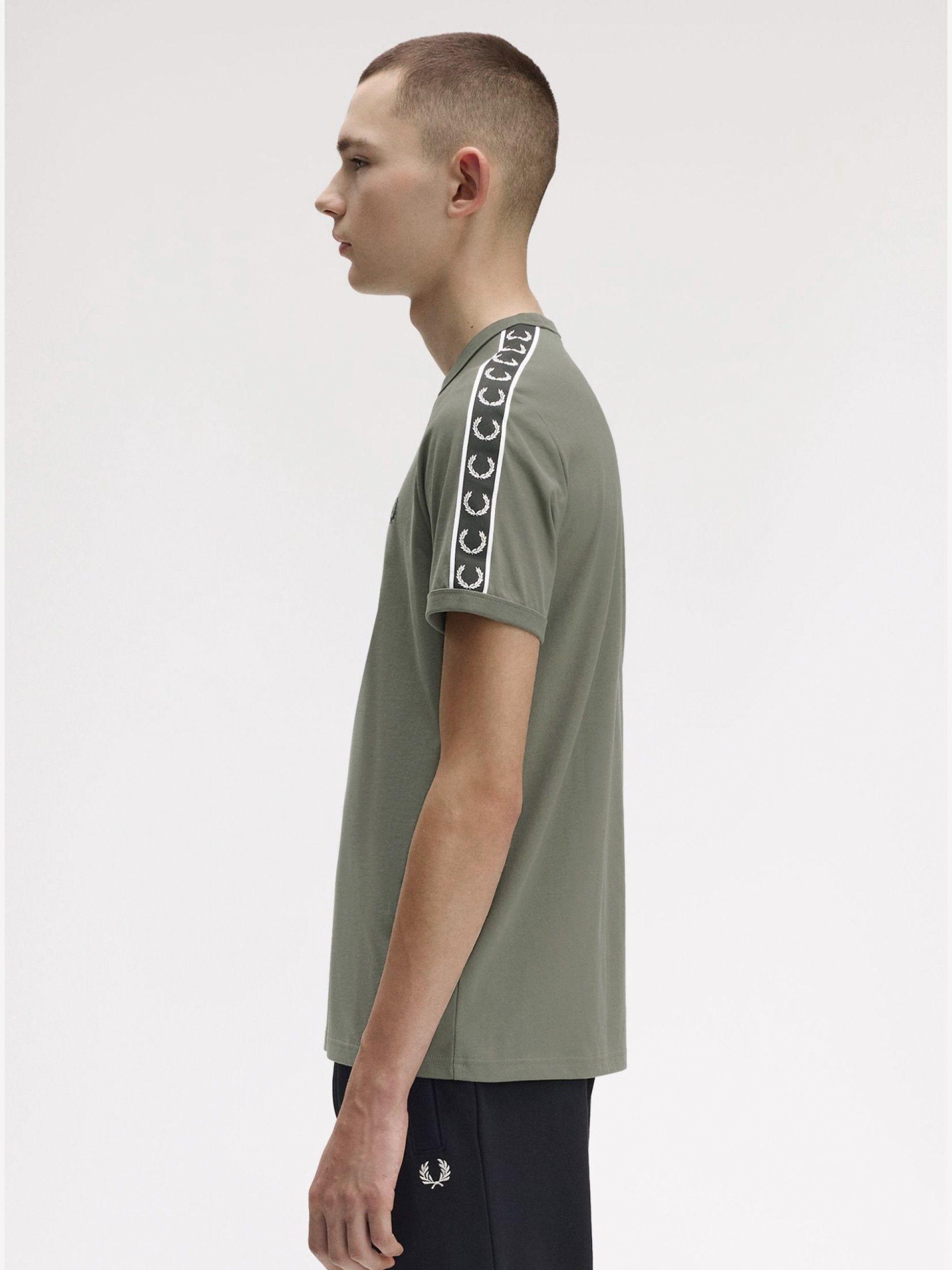 T-shirt Fred Perry Contrast Tape Ringer Verde e Preta