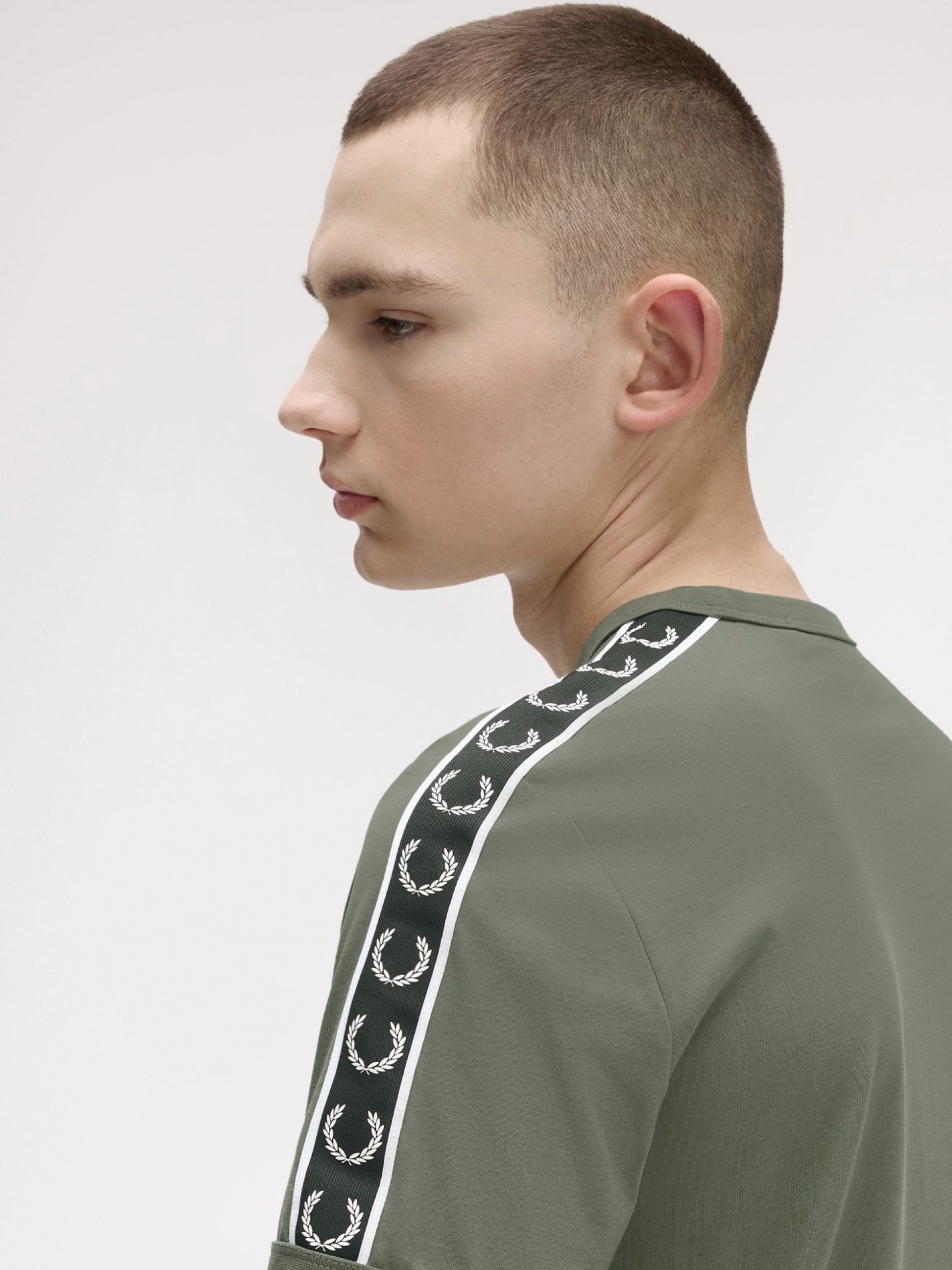 T-shirt Fred Perry Contrast Tape Ringer Verde e Preta