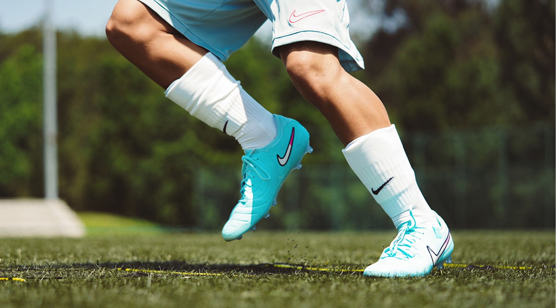 Top 5: Football boots for synthetic pitches