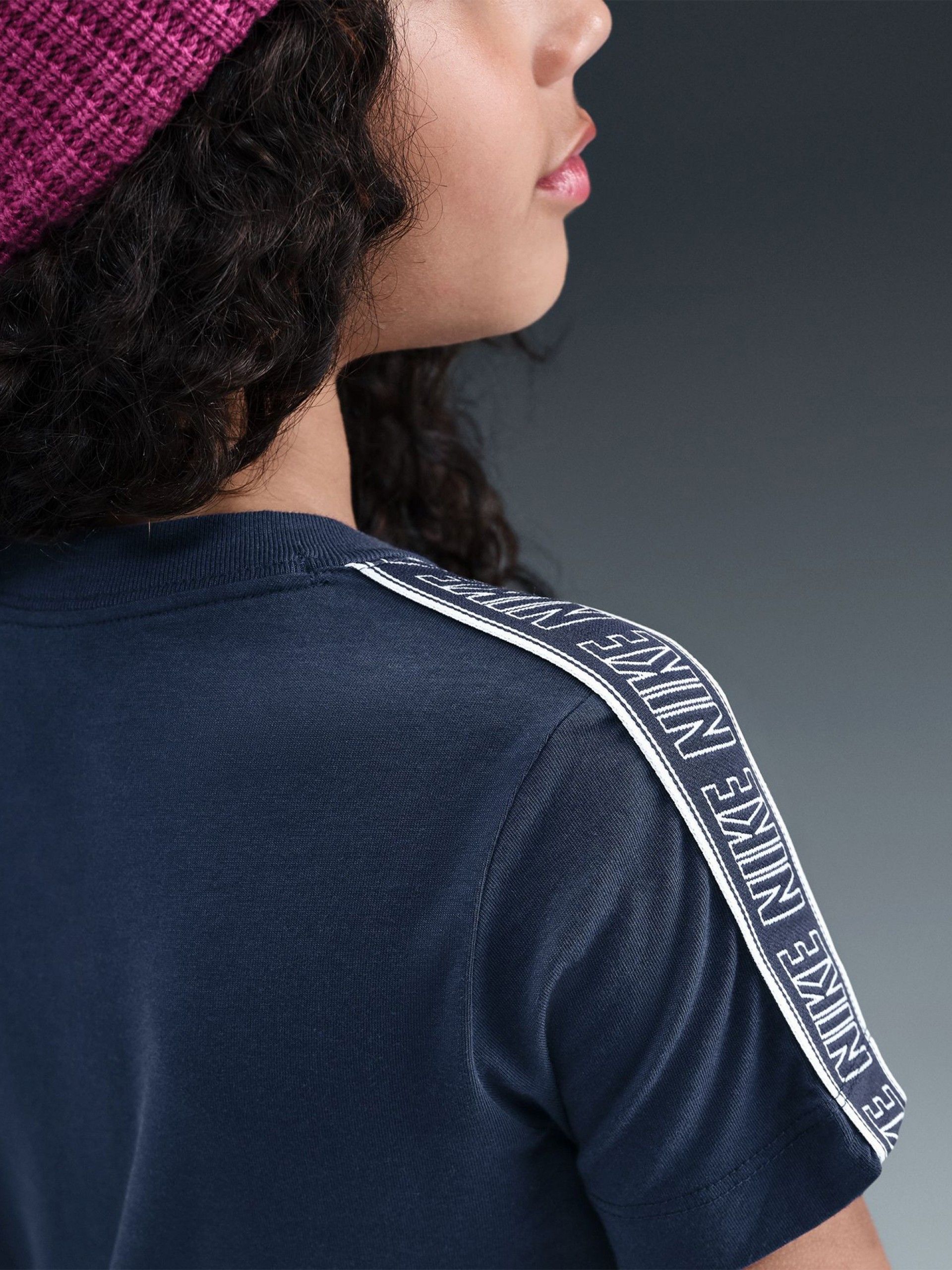 Camiseta Nike Sportswear Júnior Azul