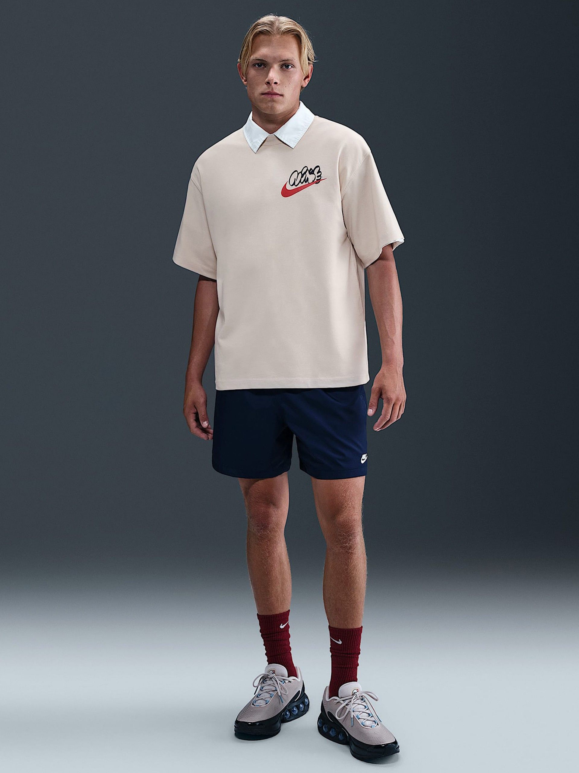 T-shirt Nike Solo Swoosh Bege Para Homem