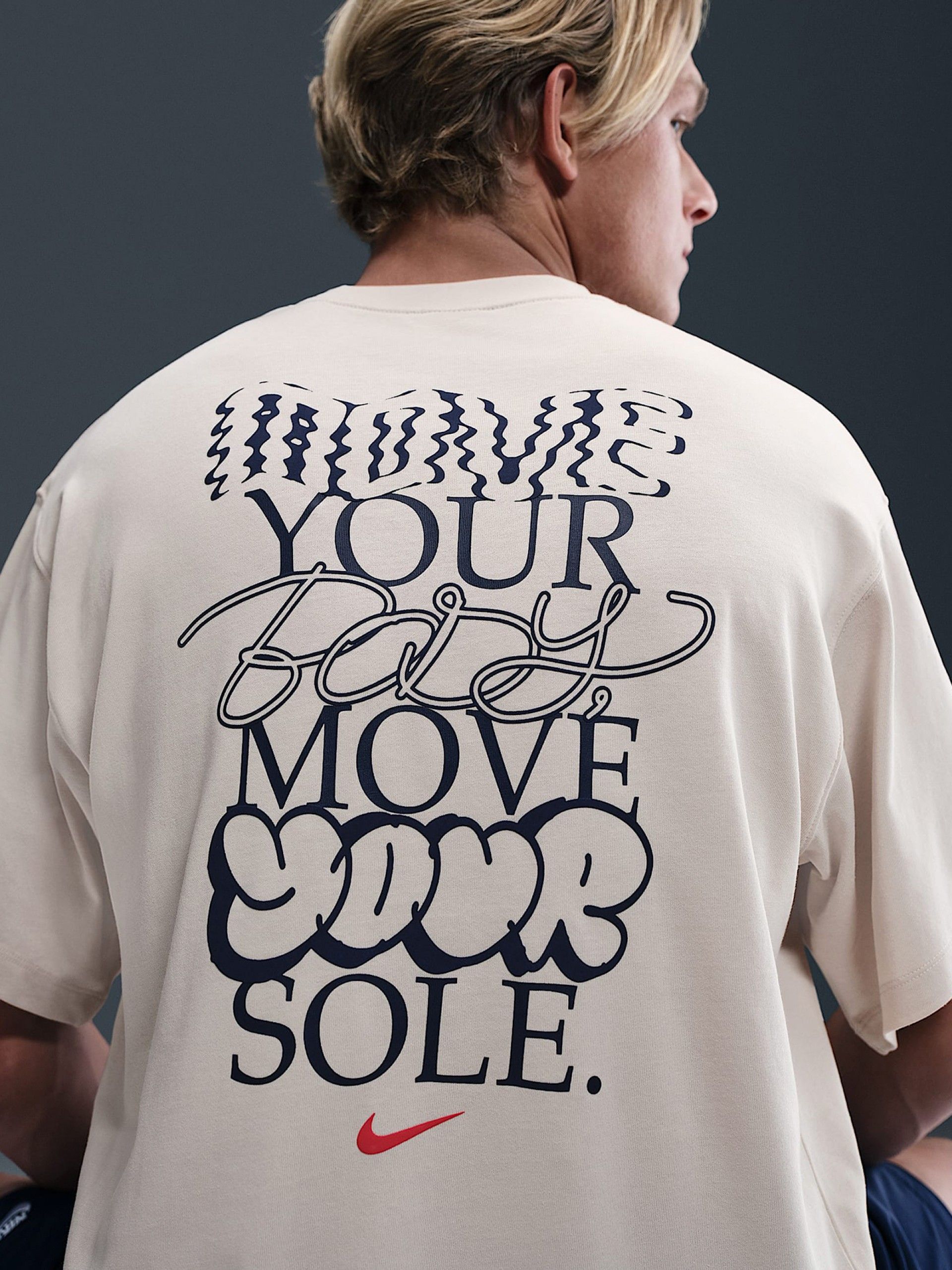 T-shirt Nike Solo Swoosh Bege Para Homem