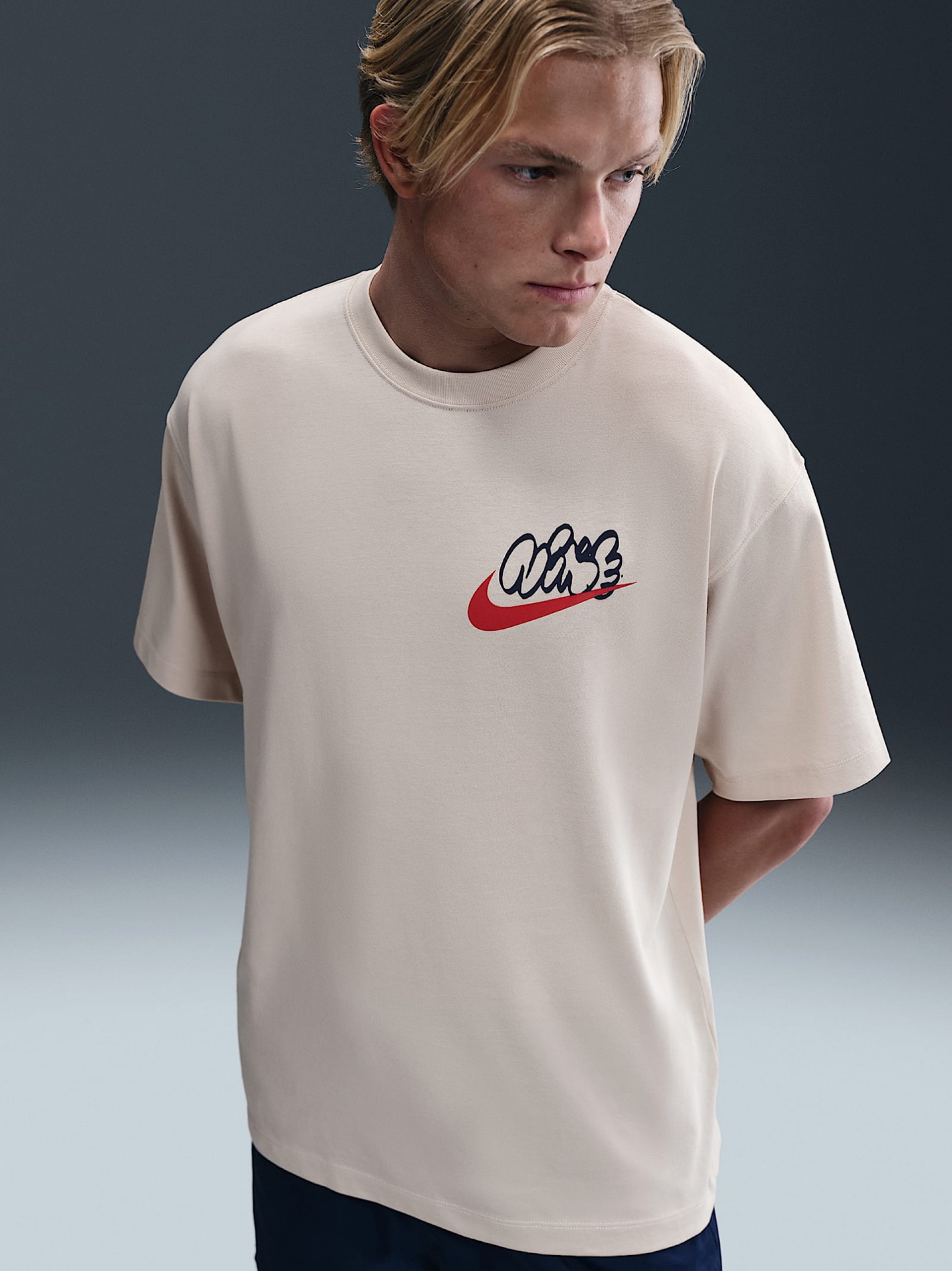 T-shirt Nike Solo Swoosh Bege Para Homem