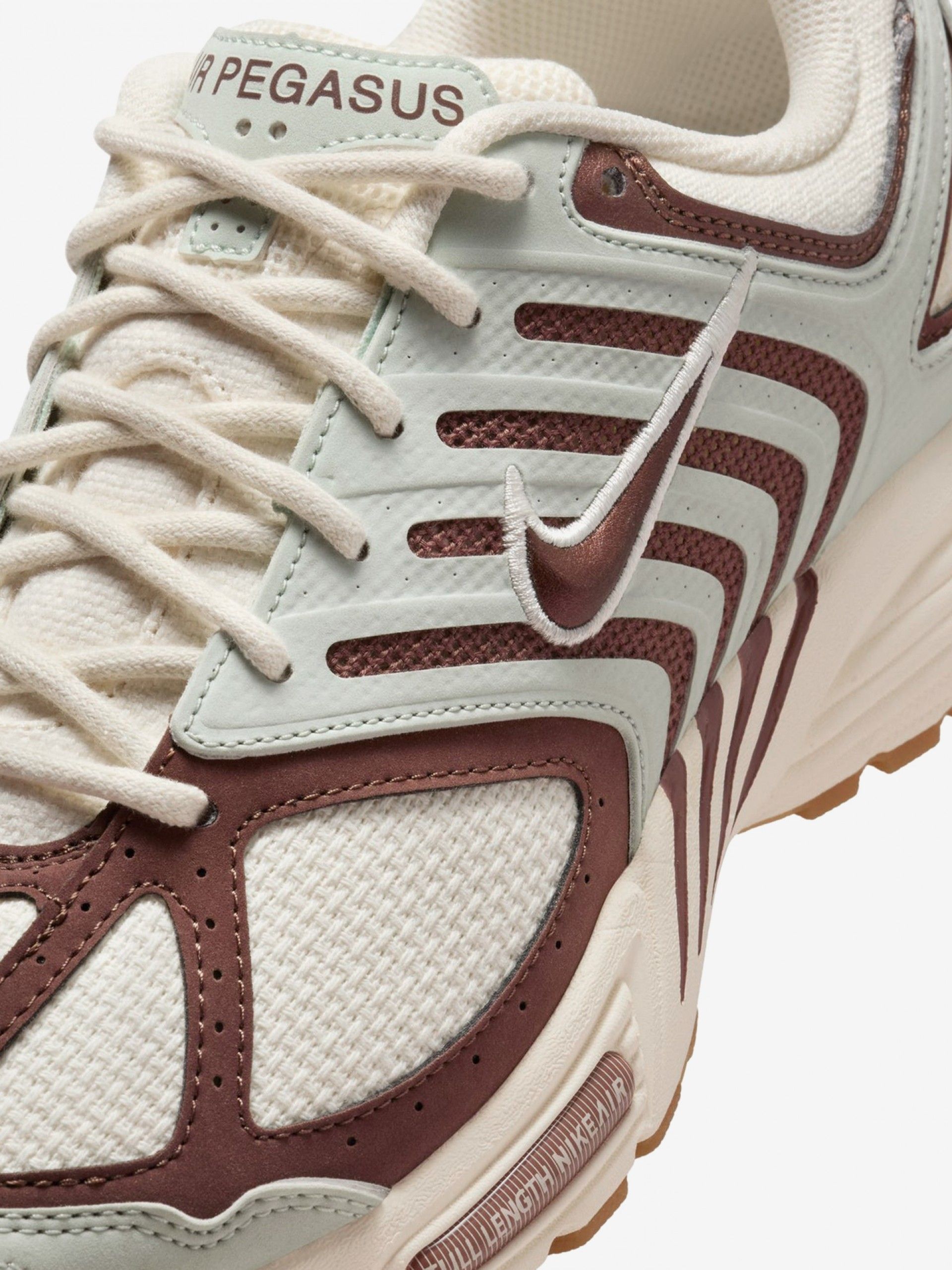 Nike Air Pegasus 2005 SE Beige and Blue Sneakers For Men