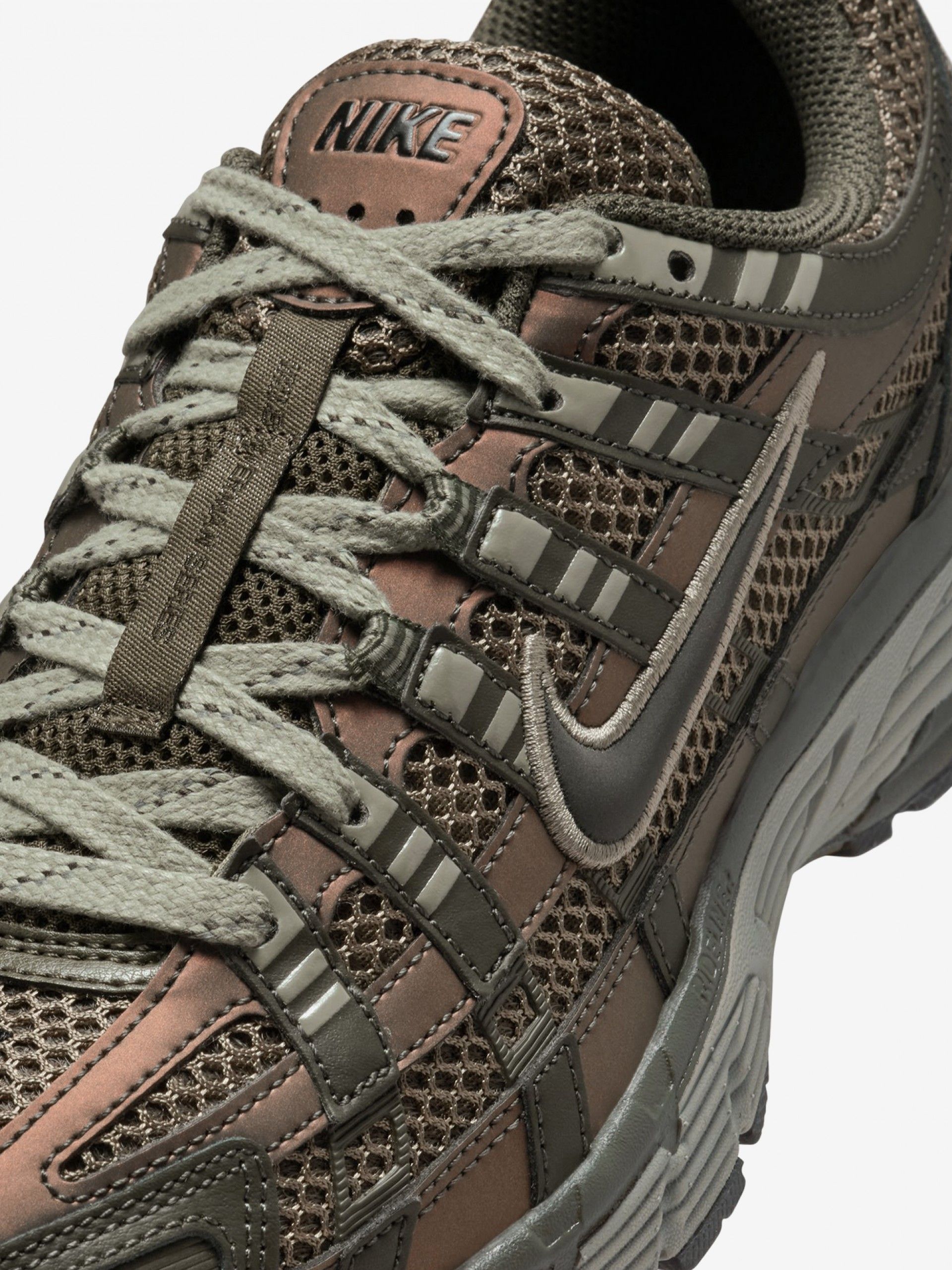 Zapatillas Nike P-6000 SE Verdes y Marrones Para Mujer