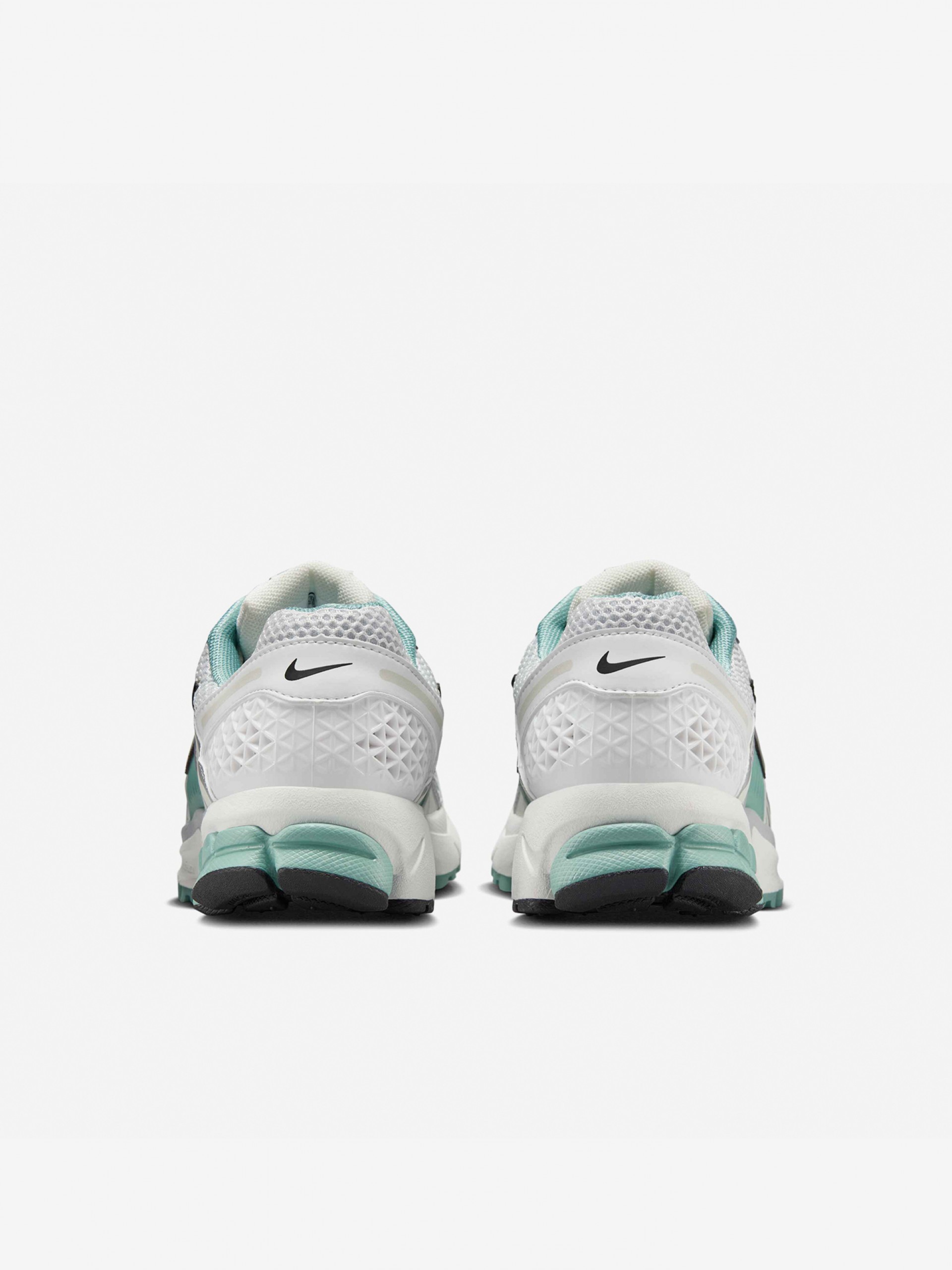 Nike Zoom Vomero 5 White and Green Sneakers For Women