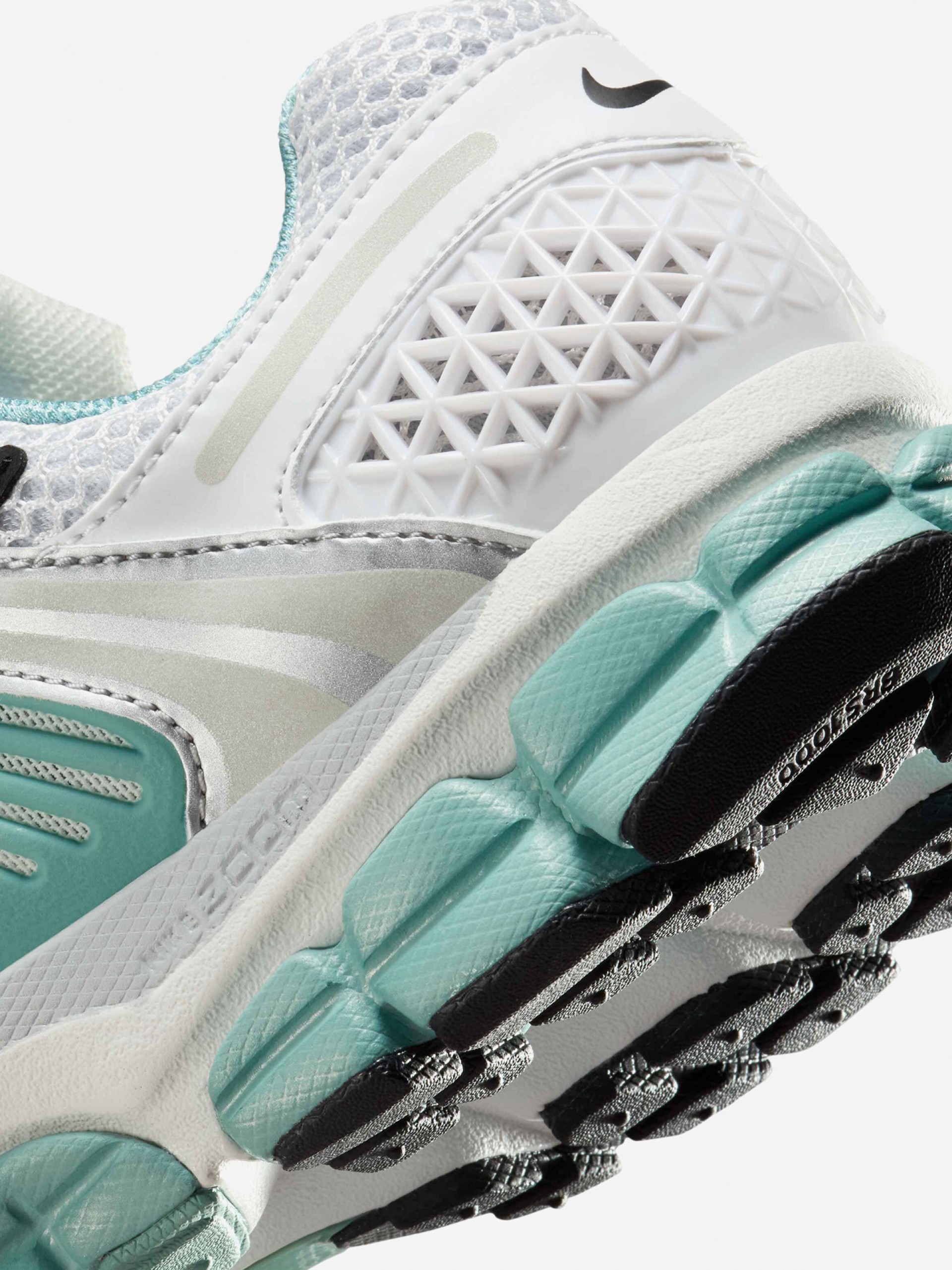 Nike Zoom Vomero 5 White and Green Sneakers For Women