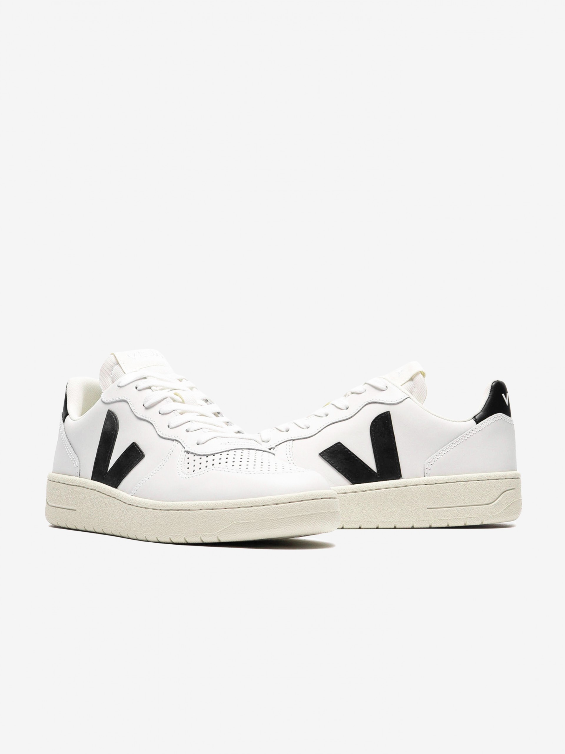 Sapatilhas Veja V-10 Prime Brancas e Pretas