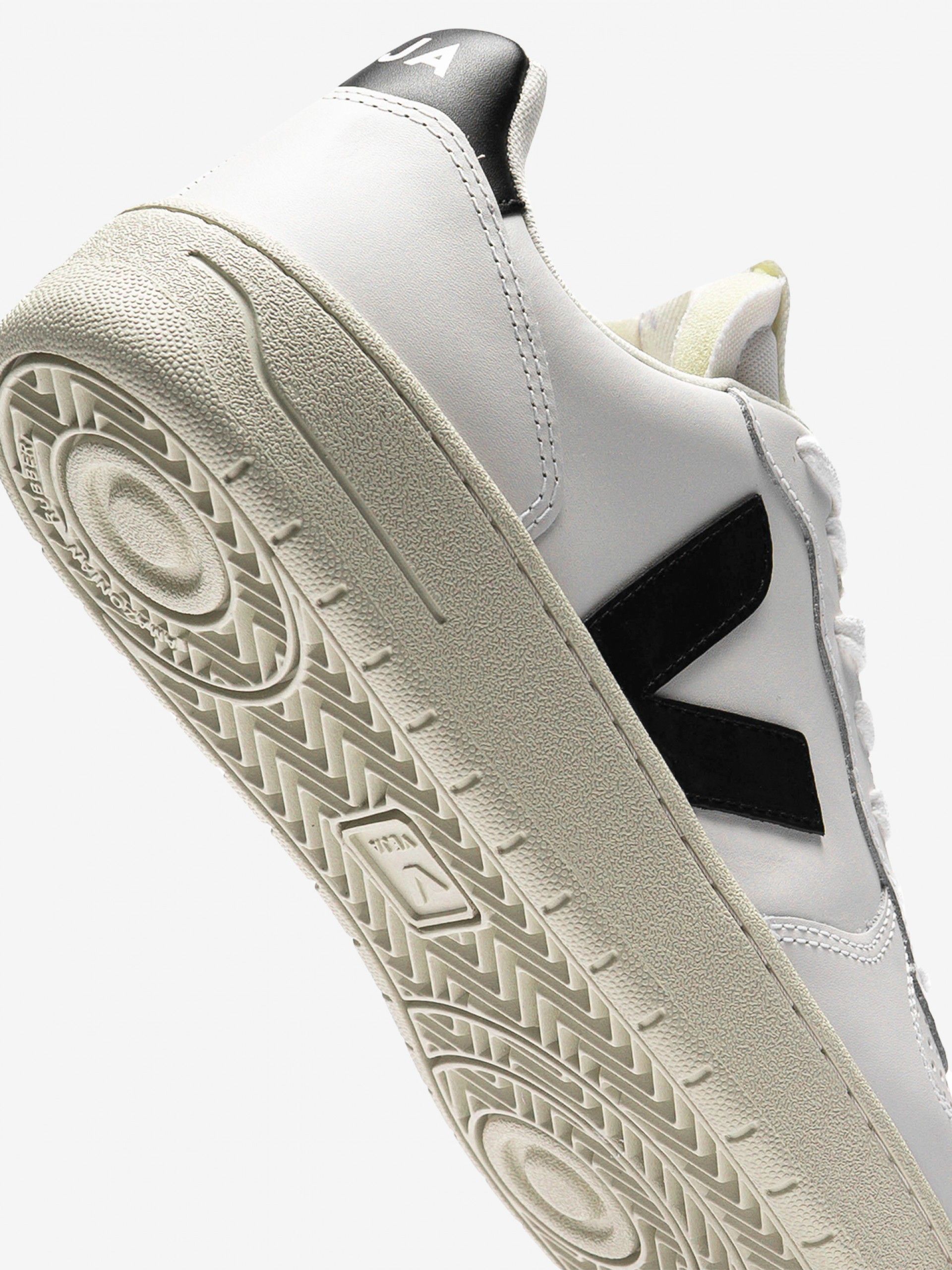 Sapatilhas Veja V-10 Prime Brancas e Pretas