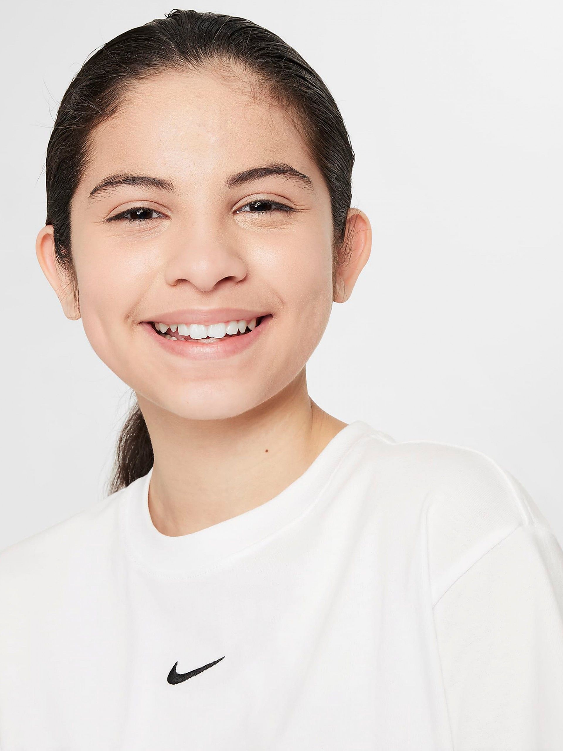 Nike Sportswear Essential Junior White T-shirt