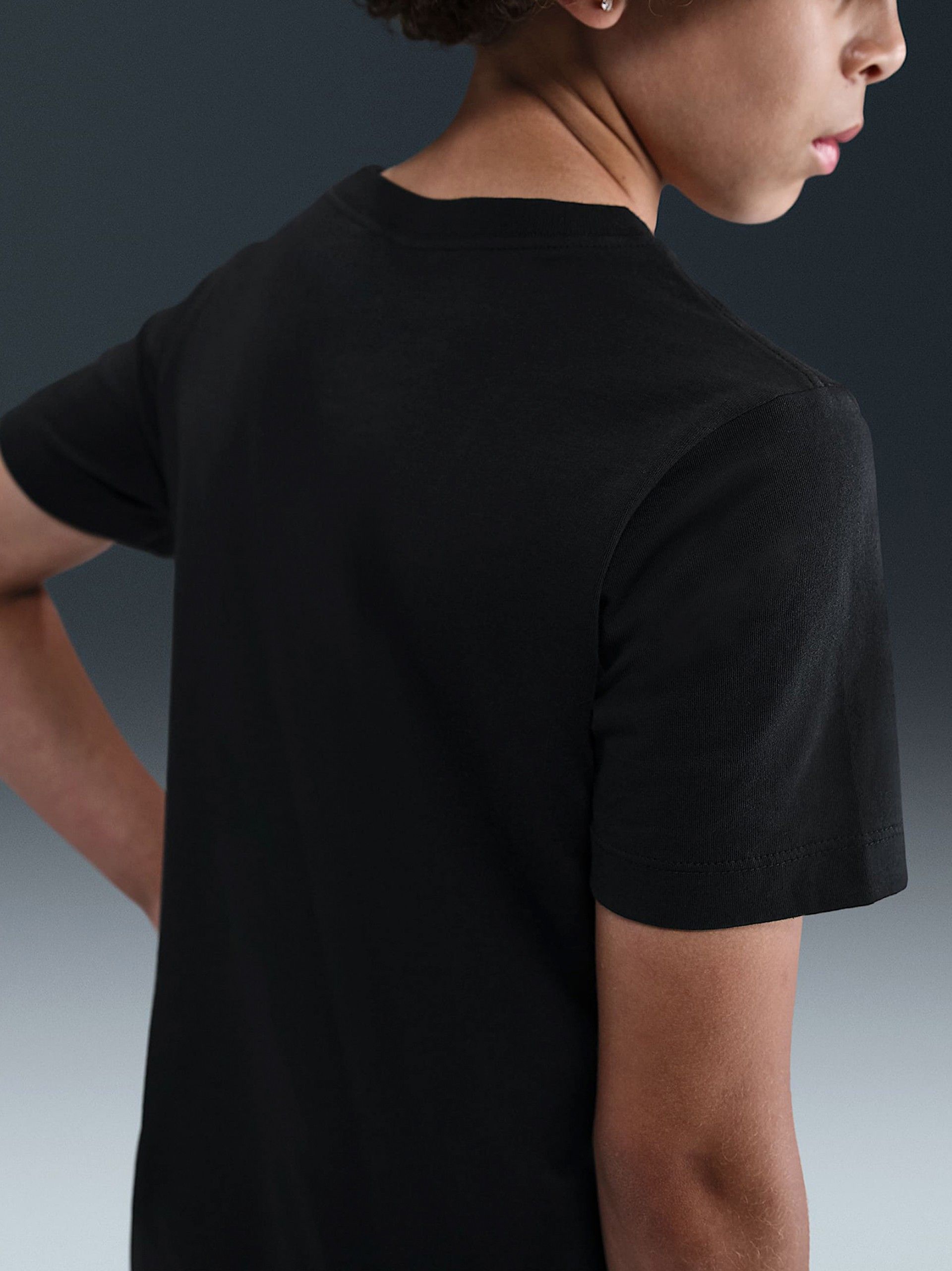 T-shirt Nike Sportswear Júnior Preta