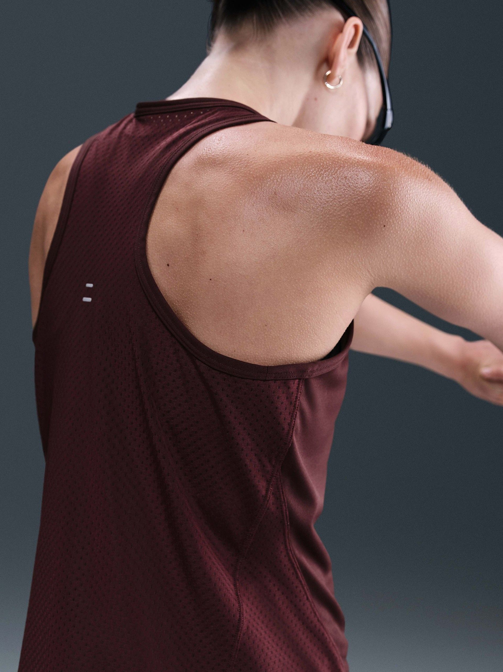 Camisola de Alças de Running Nike Tempo Dri-FIT Bordeaux Para Mulher