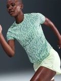 Camiseta de Running Nike Swift Dri-FIT Estampado de Leopardo Verde Para Mujer