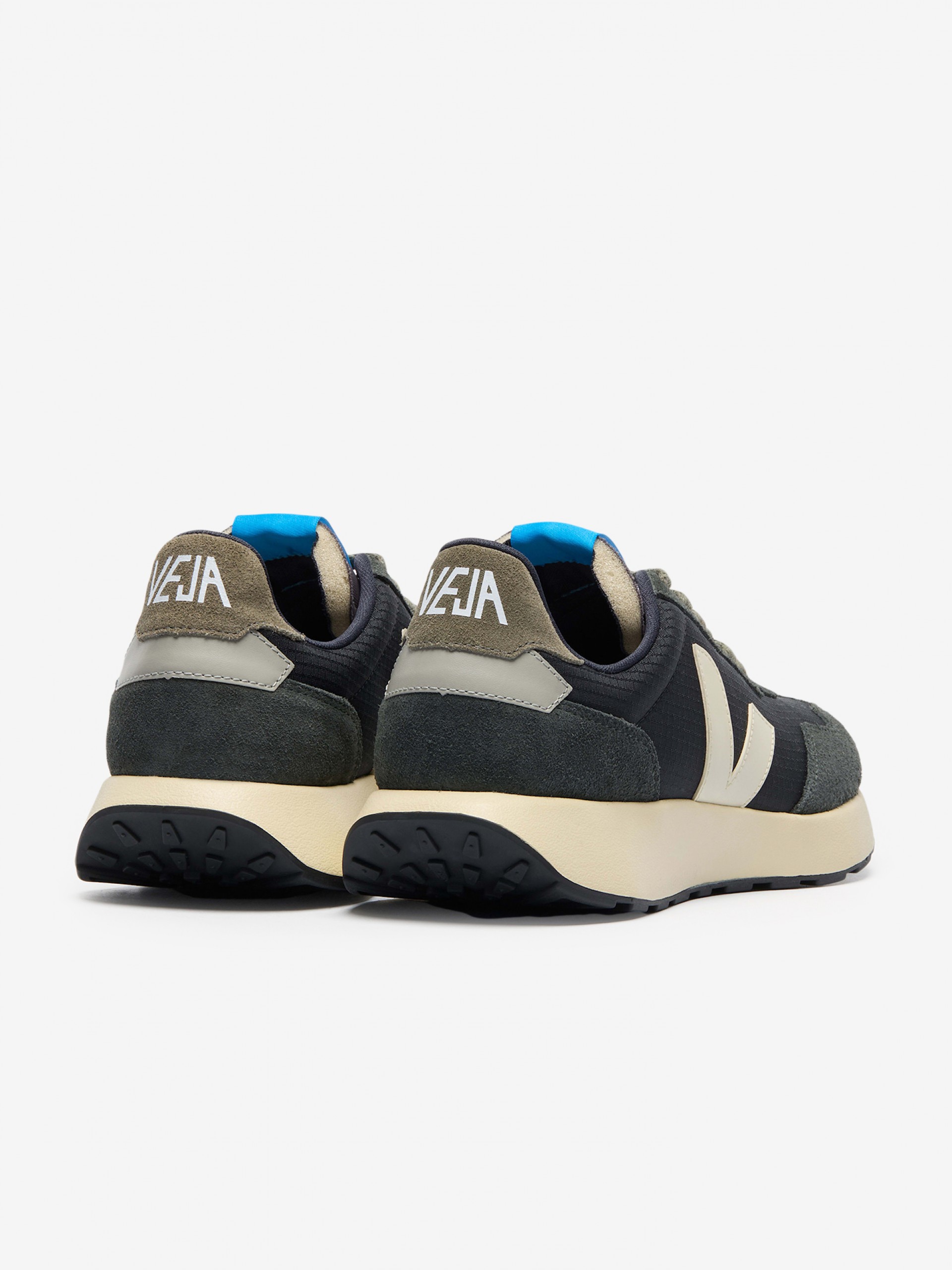 VEJA Paulistana Black and Green Sneakers