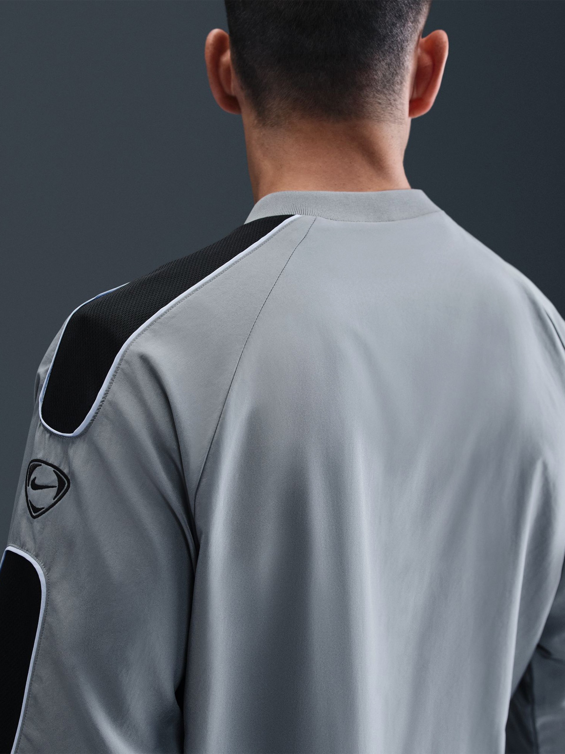 Sudadera de Fútbol Nike Academy+ Dri-FIT Gris y Negra Para Hombre