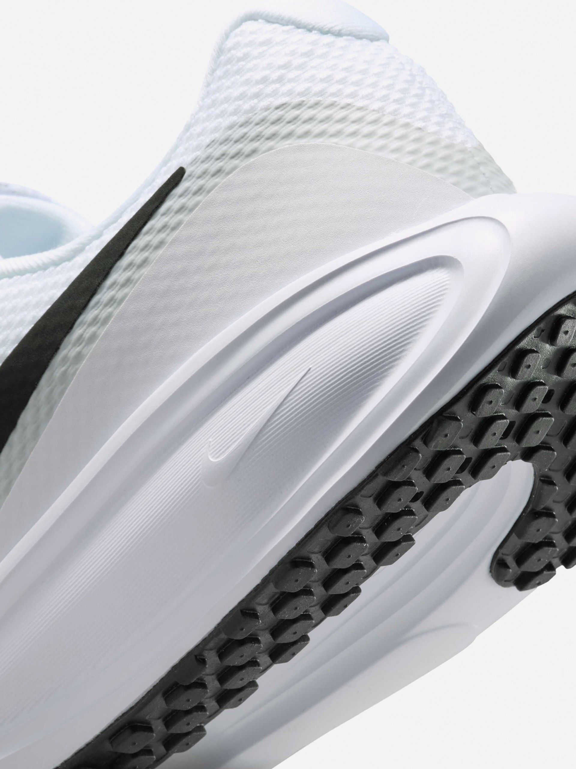 Nike Revolution 8 White Running Trainers For Men