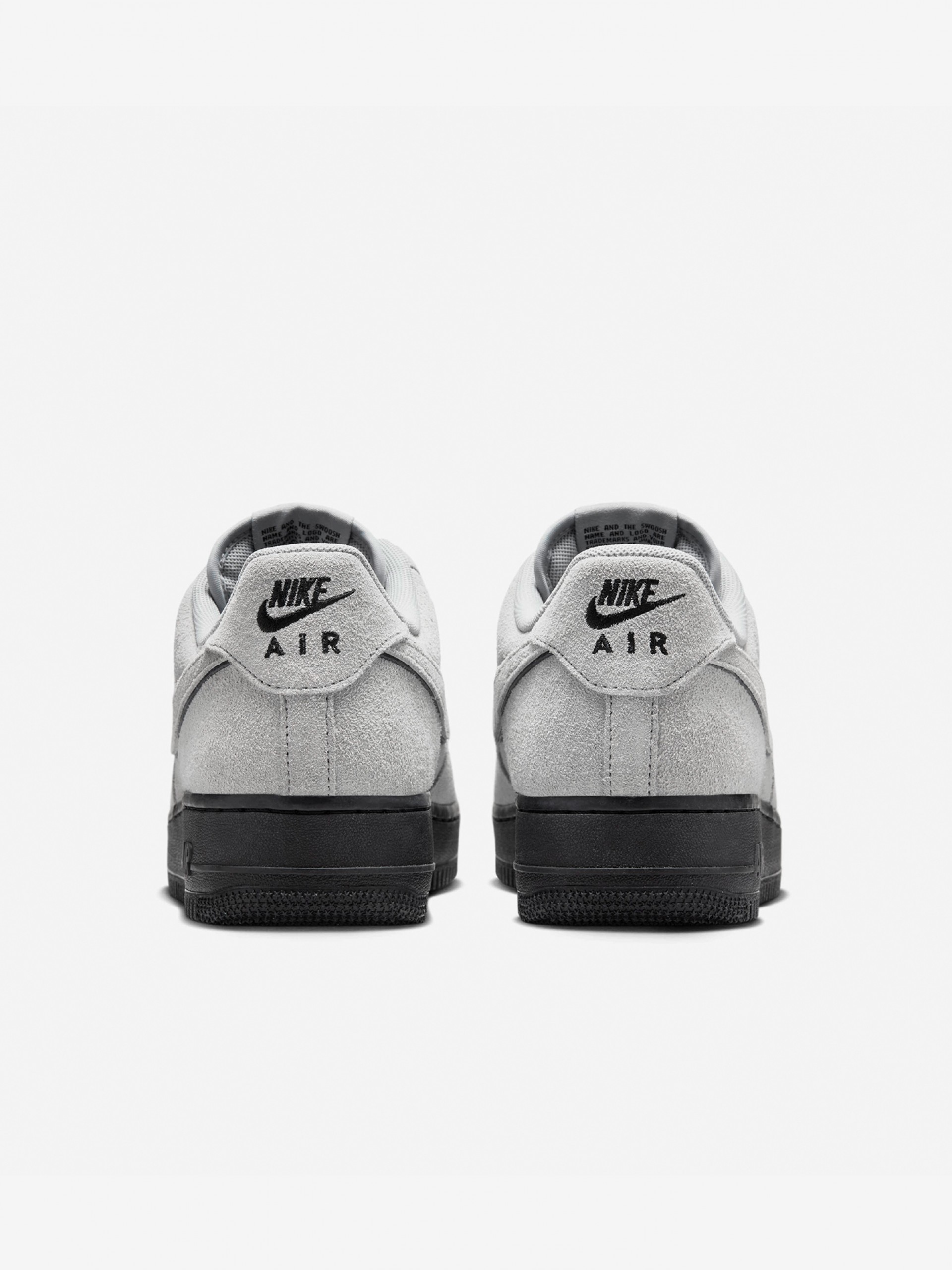 Sapatilhas Nike Air Force 1 07 LV8 Cinzentas Em Camurça Para Homem