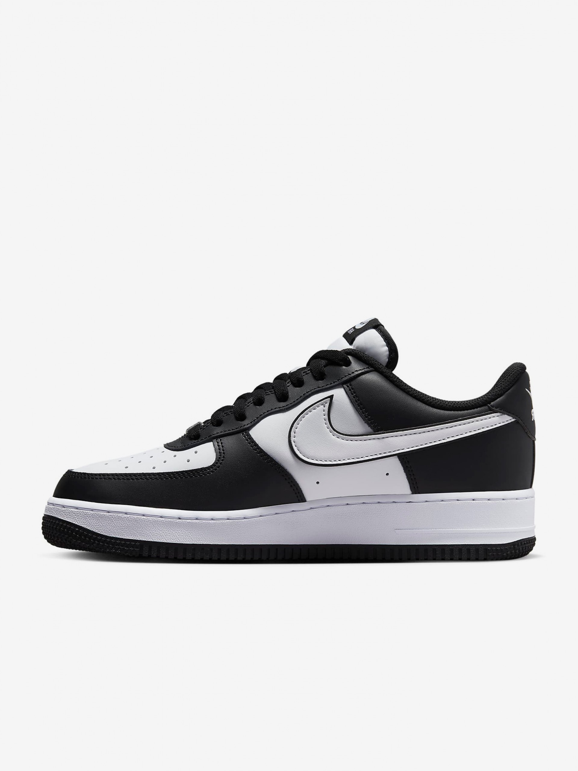 Nike Air Force 1 07 Black and White Sneakers For Men