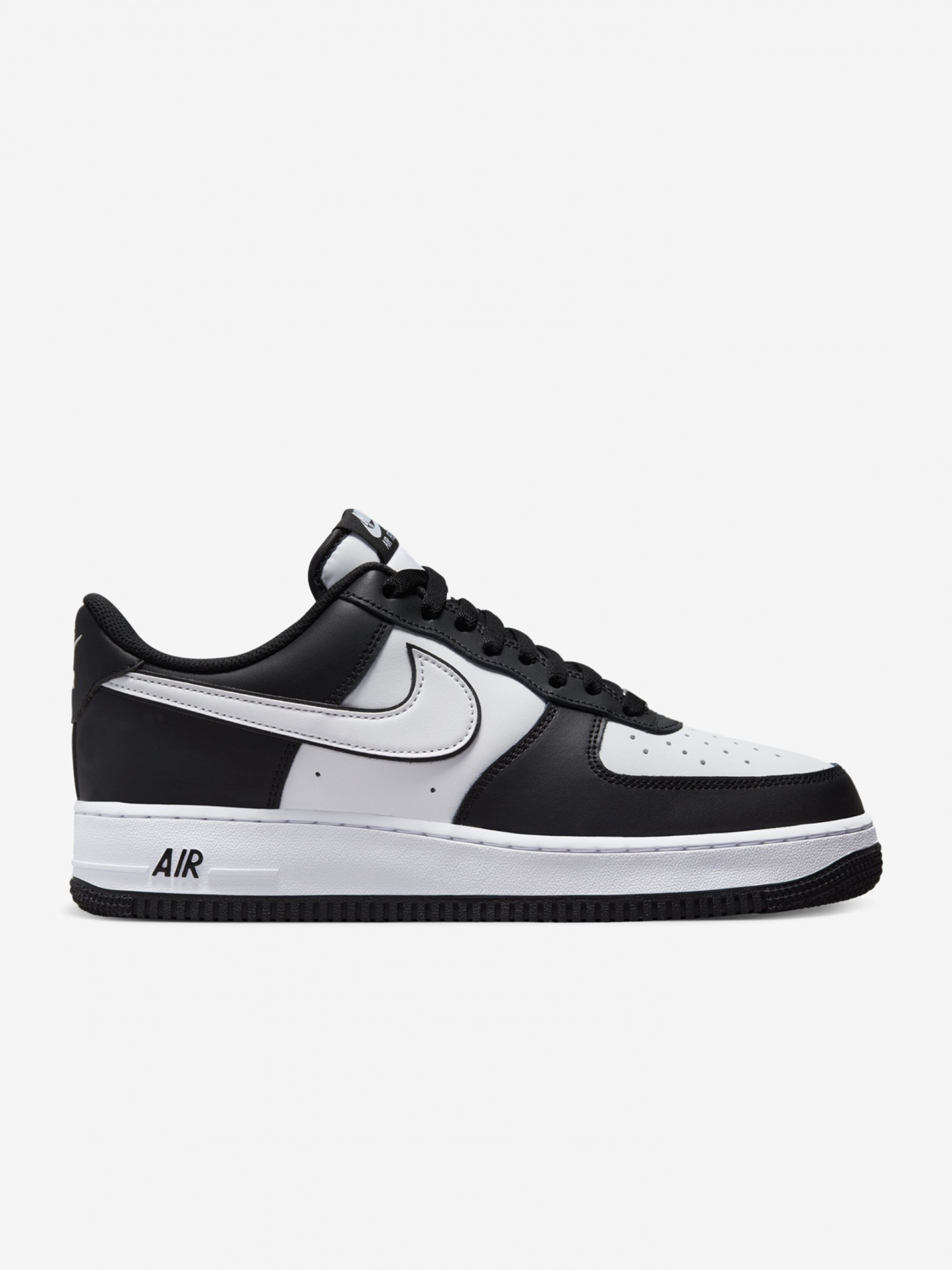 Nike Air Force 1 07 Black and White Sneakers For Men