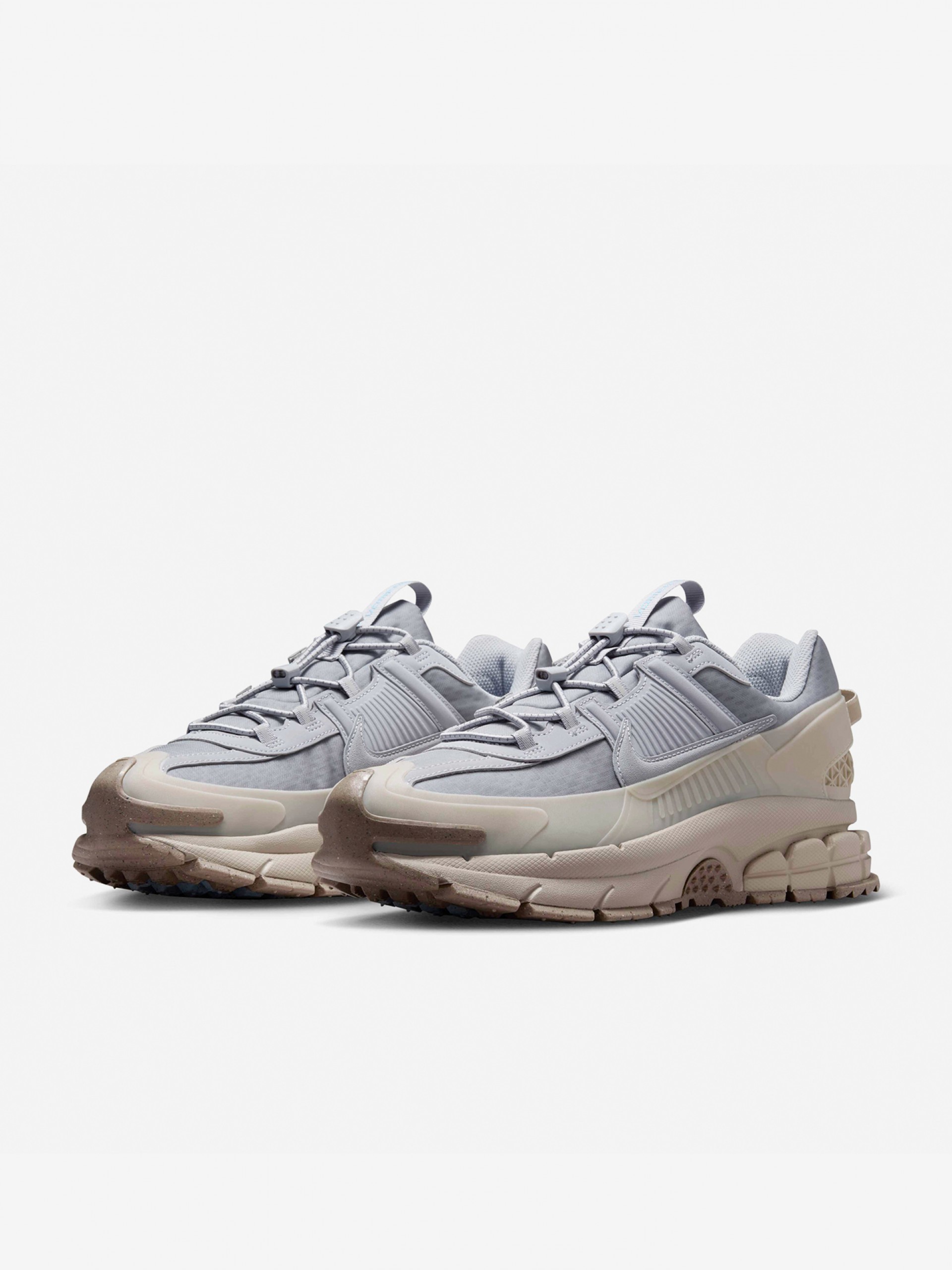 Zapatillas Nike Zoom Vomero Roam Grises y Beige Para Hombre