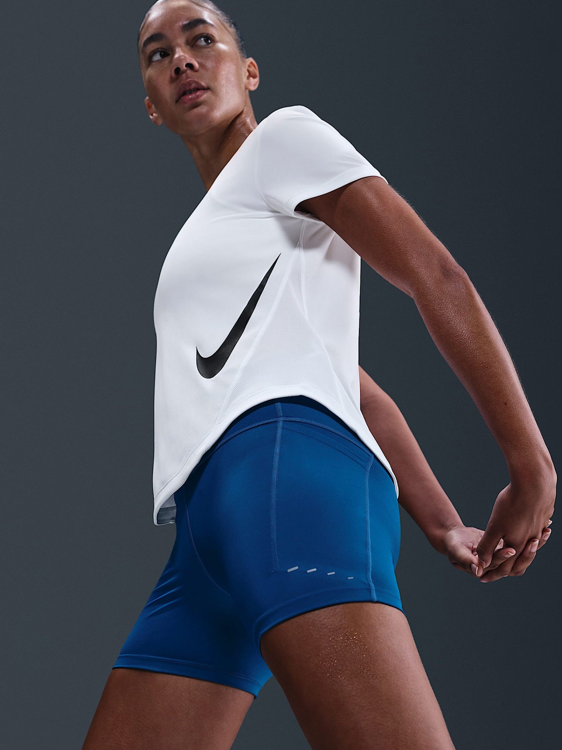 Camiseta de Running Nike Tempo Swoosh Run Blanca Para Mujer