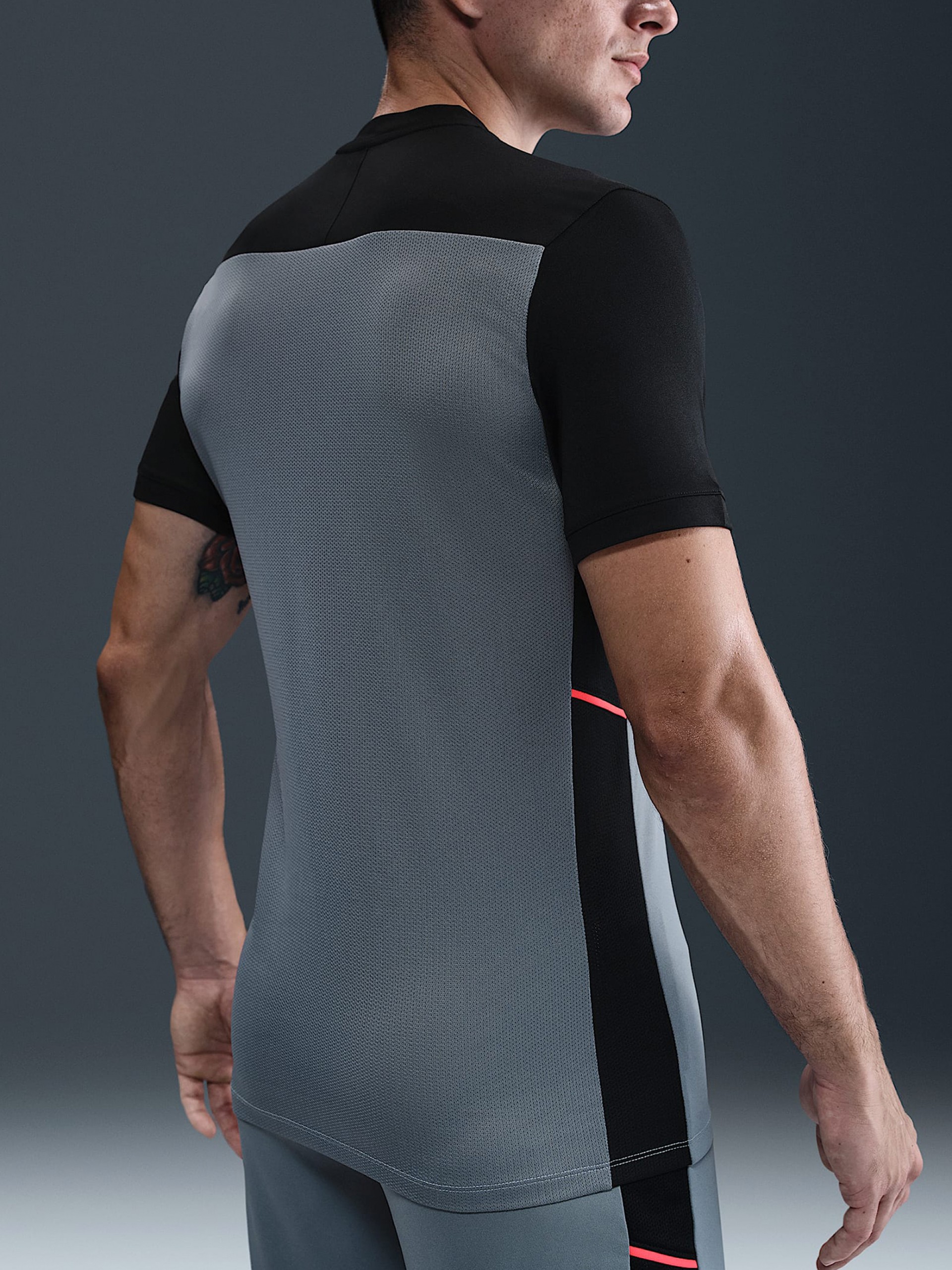 Camiseta de Fútbol Nike Academy Dri-FIT Gris y Negra Para Hombre