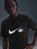 T-shirt de Treino Nike Dri-FIT Preta Para Homem