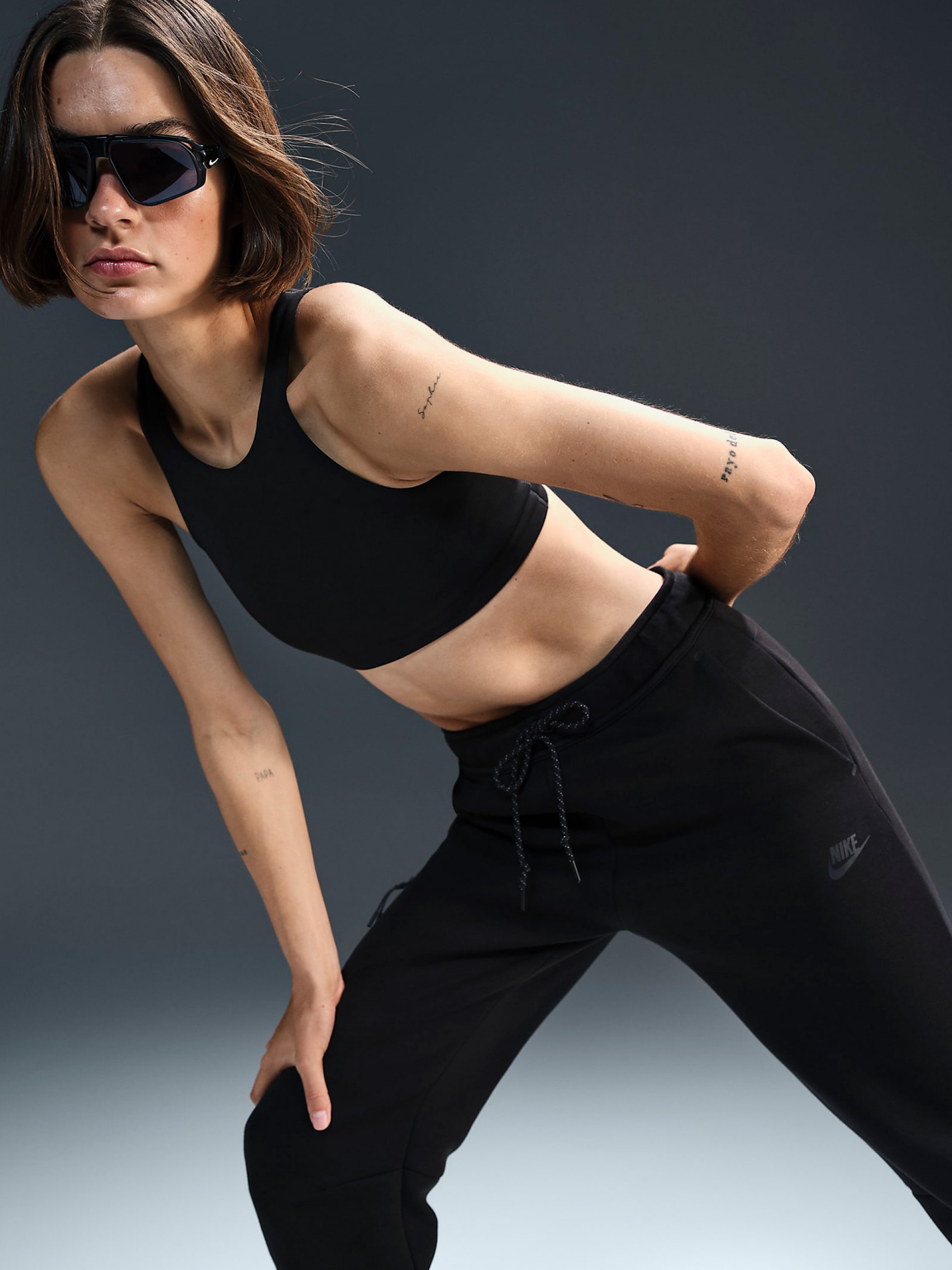 Nike Sportswear Tech Fleece Mid-Rise Black Trousers For Women