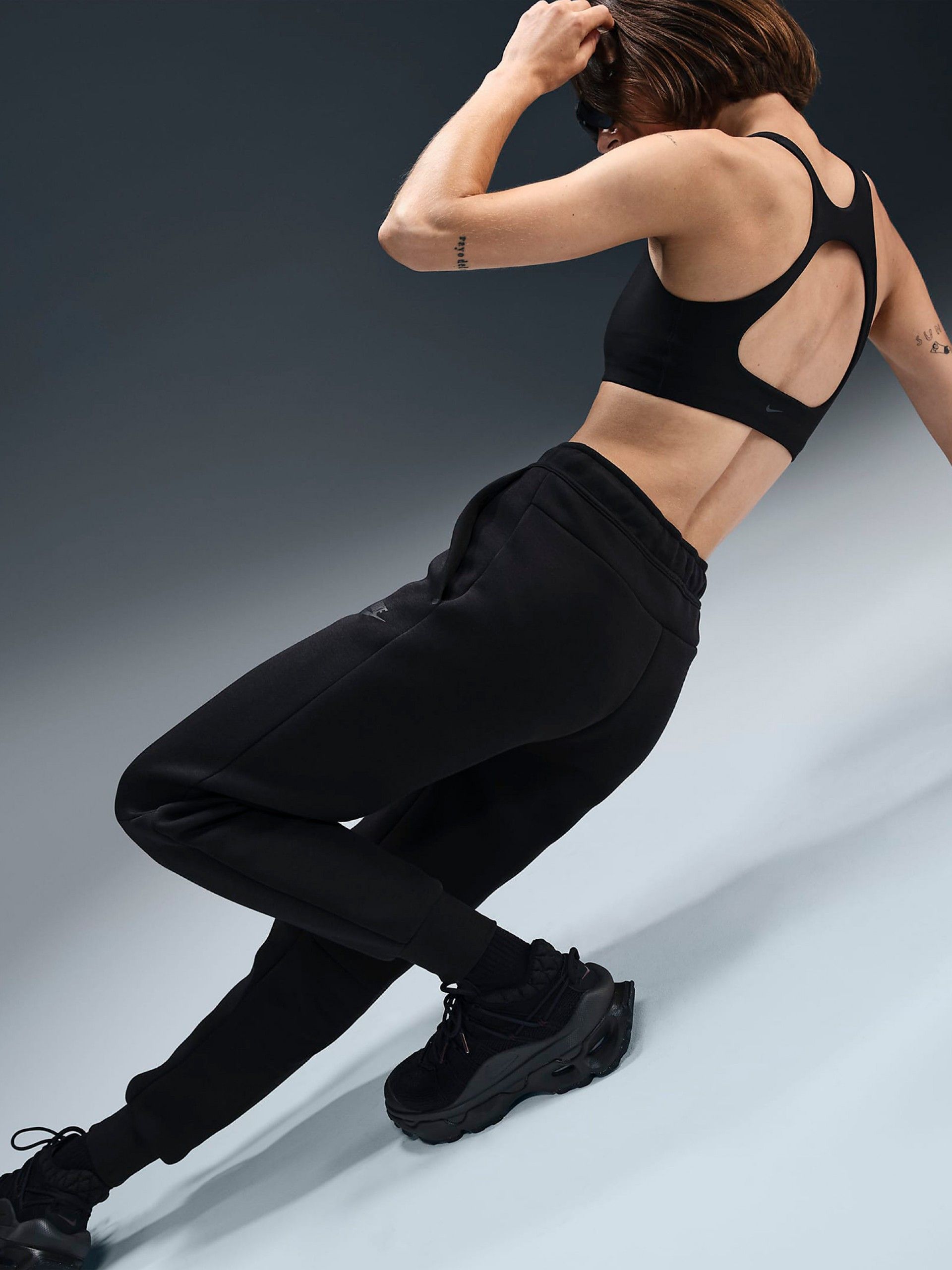 Pantalones Nike Sportswear Tech Fleece Mid-Rise Negros Para Mujer