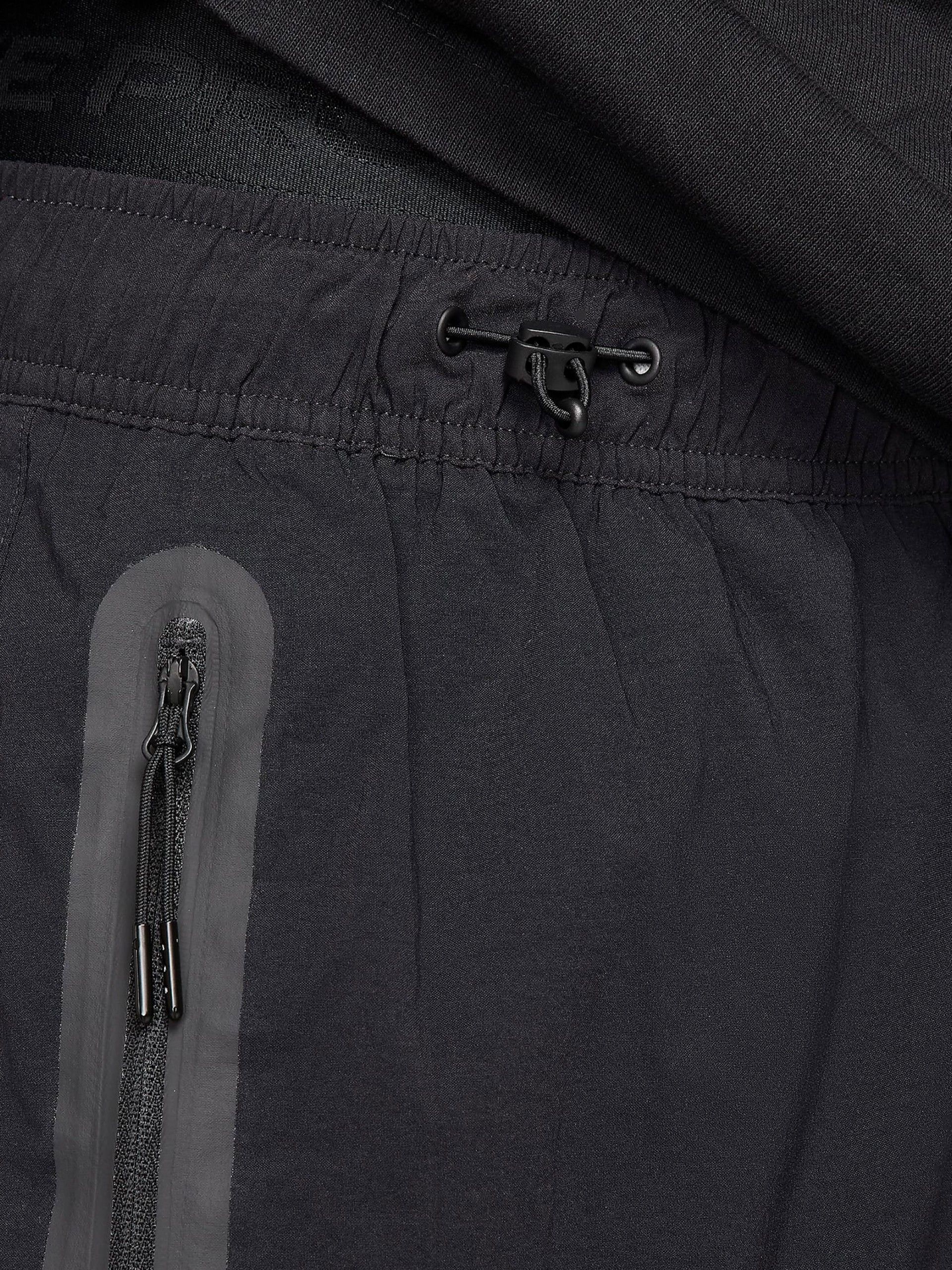 Calças Nike Tech Woven Oversized Pretas Para Homem